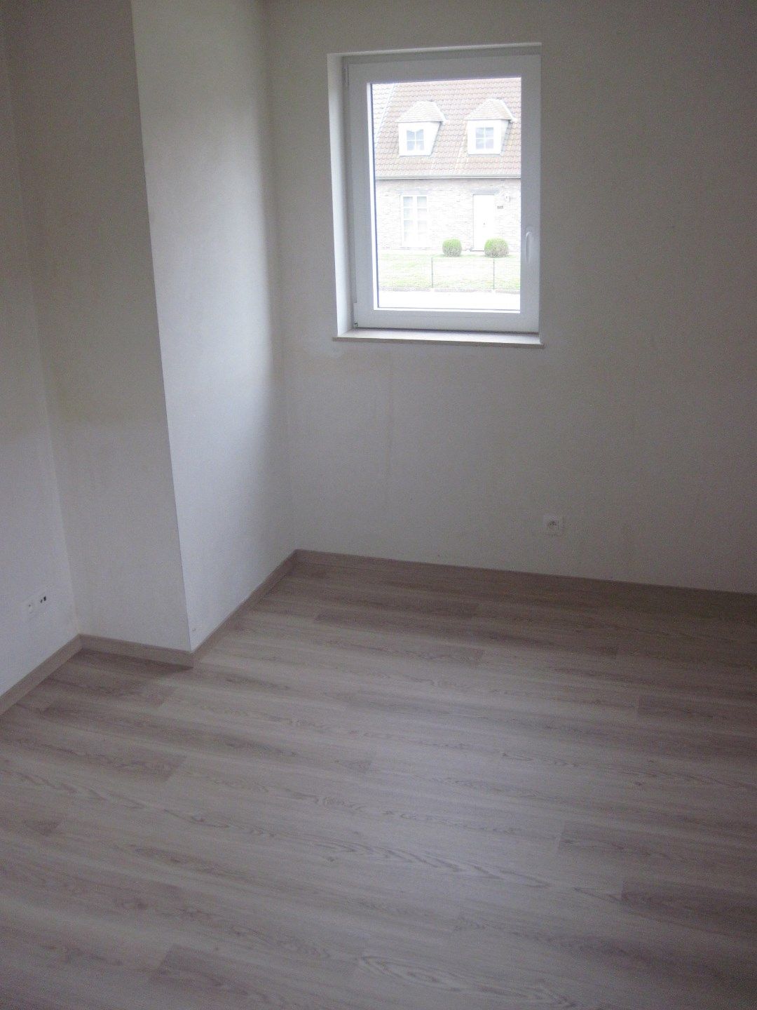 Eigentijdse nieuwbouwwoning foto 8