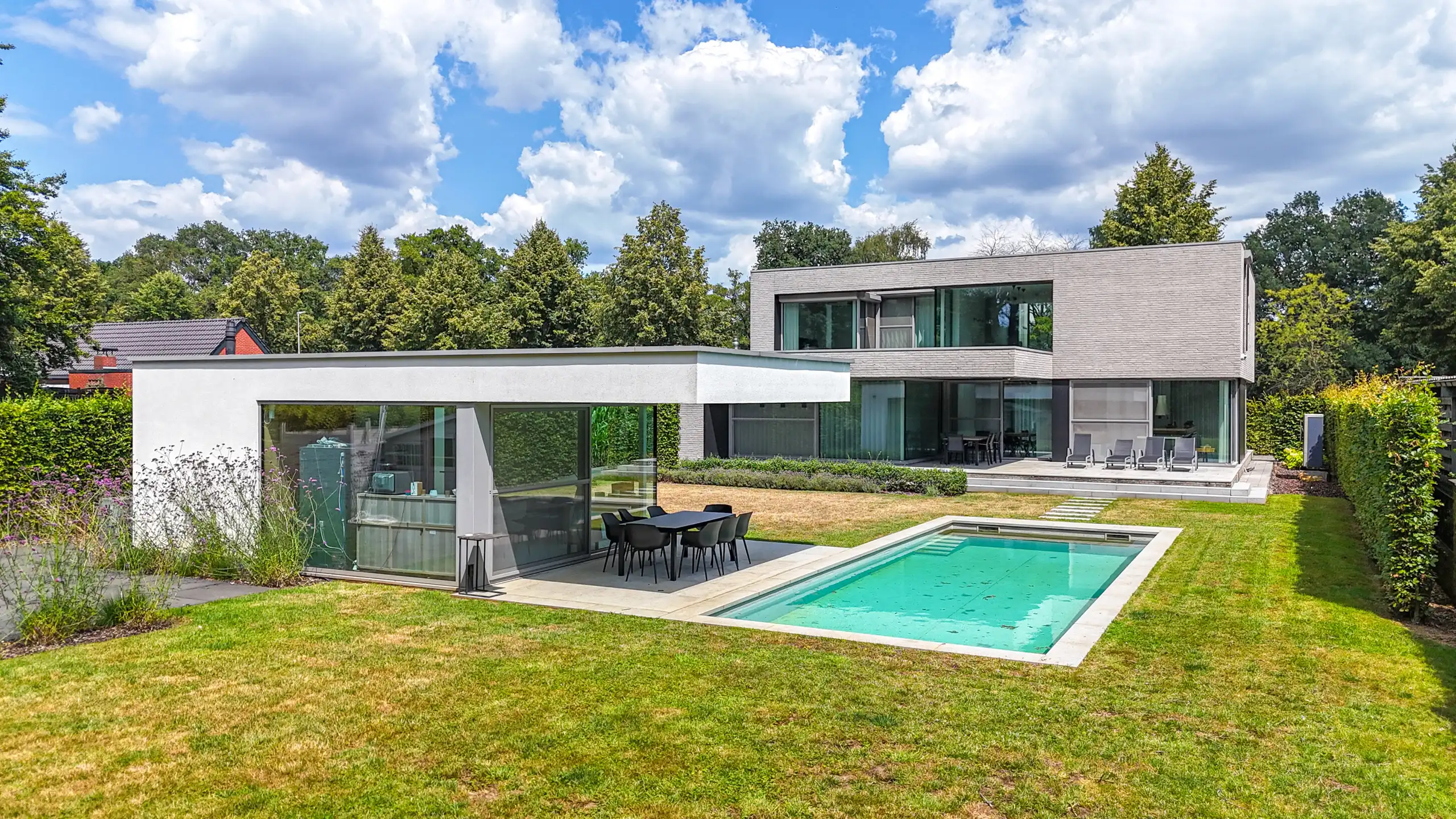 High-end instapklare woning met 4slpk, zwembad + terras! foto {{pictureIndex}}