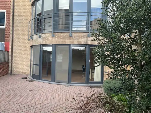 Gelijkvloersappartement met 2 slaapkamers, 2 badkamers en tuin foto 18