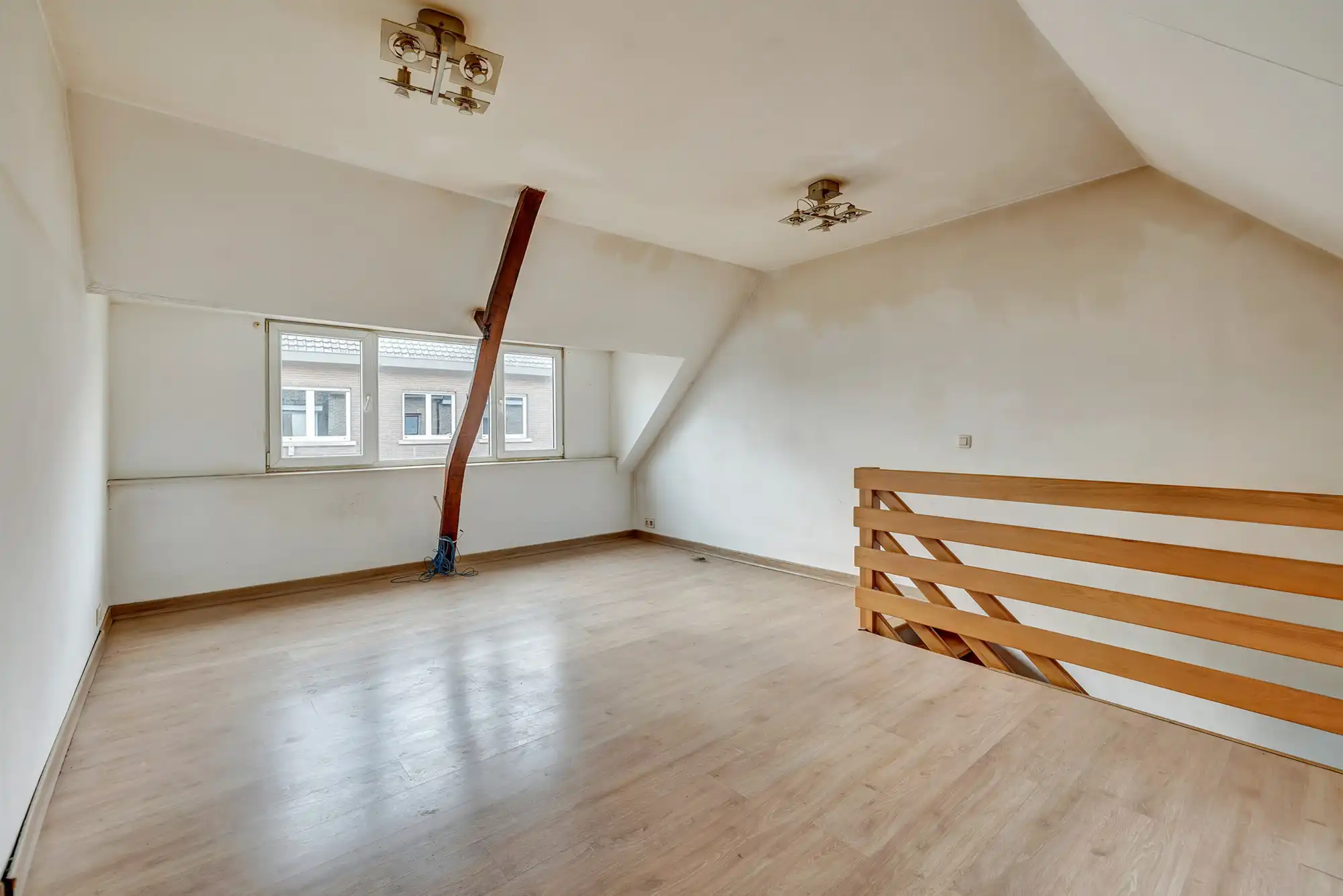 Te renoveren woning met tuin foto 8