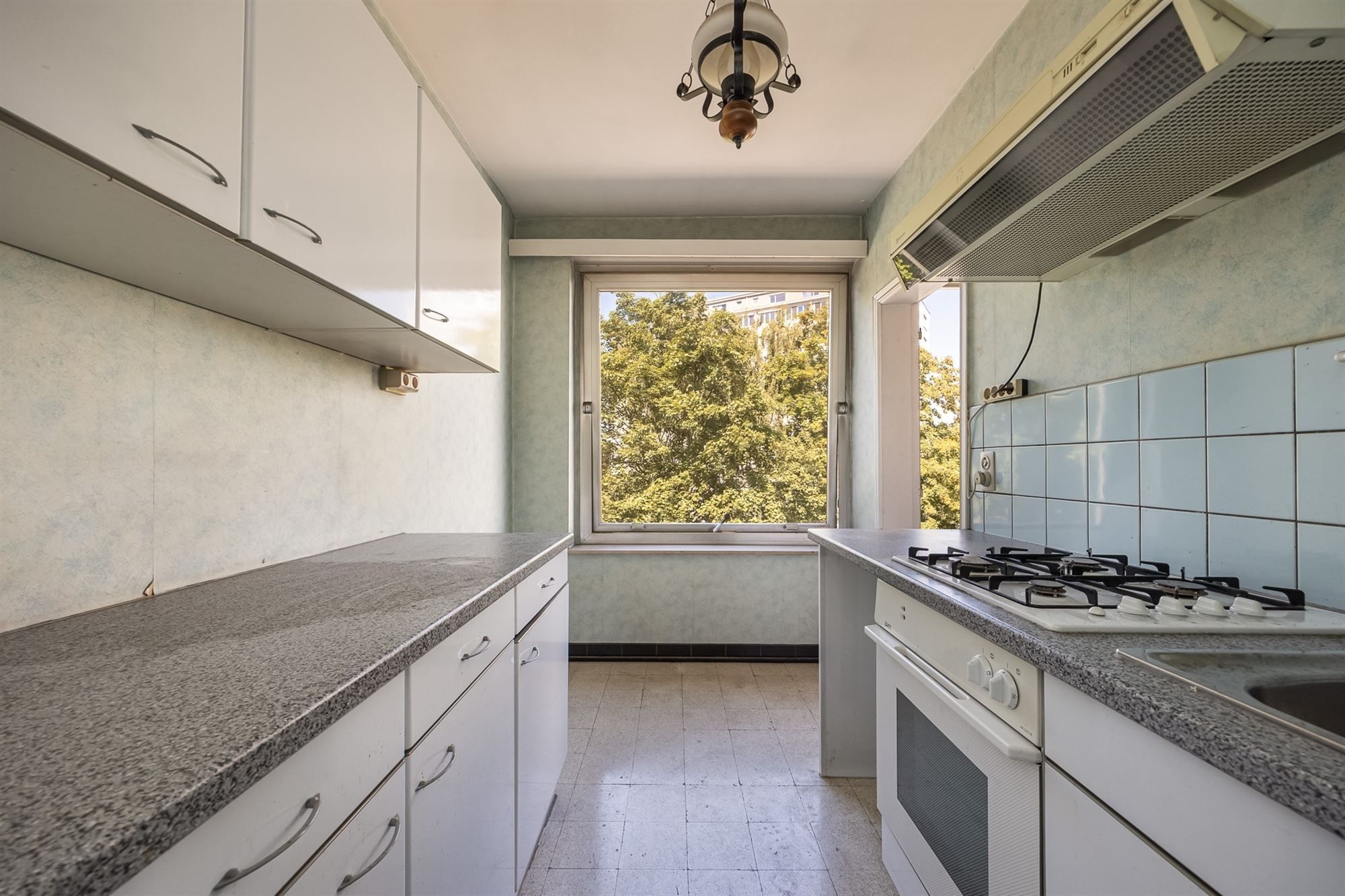 Op te frissen appartement met zuidgericht terras foto 6