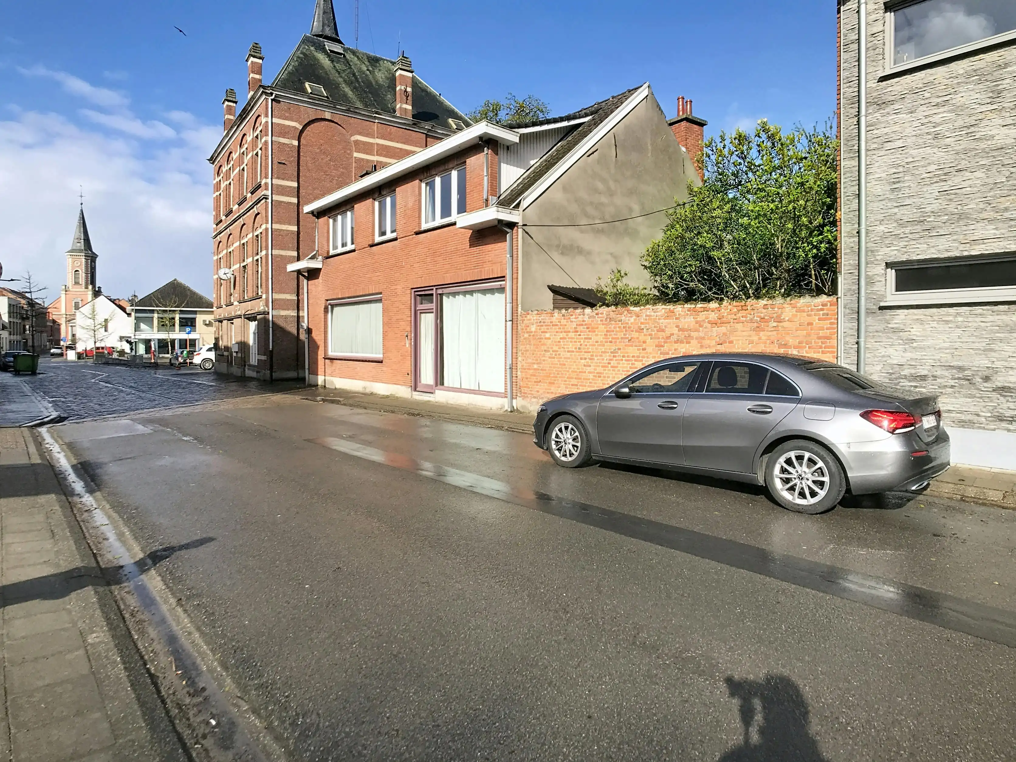 Ruime goed gelegen woning met bureau of praktijkruimte foto 2