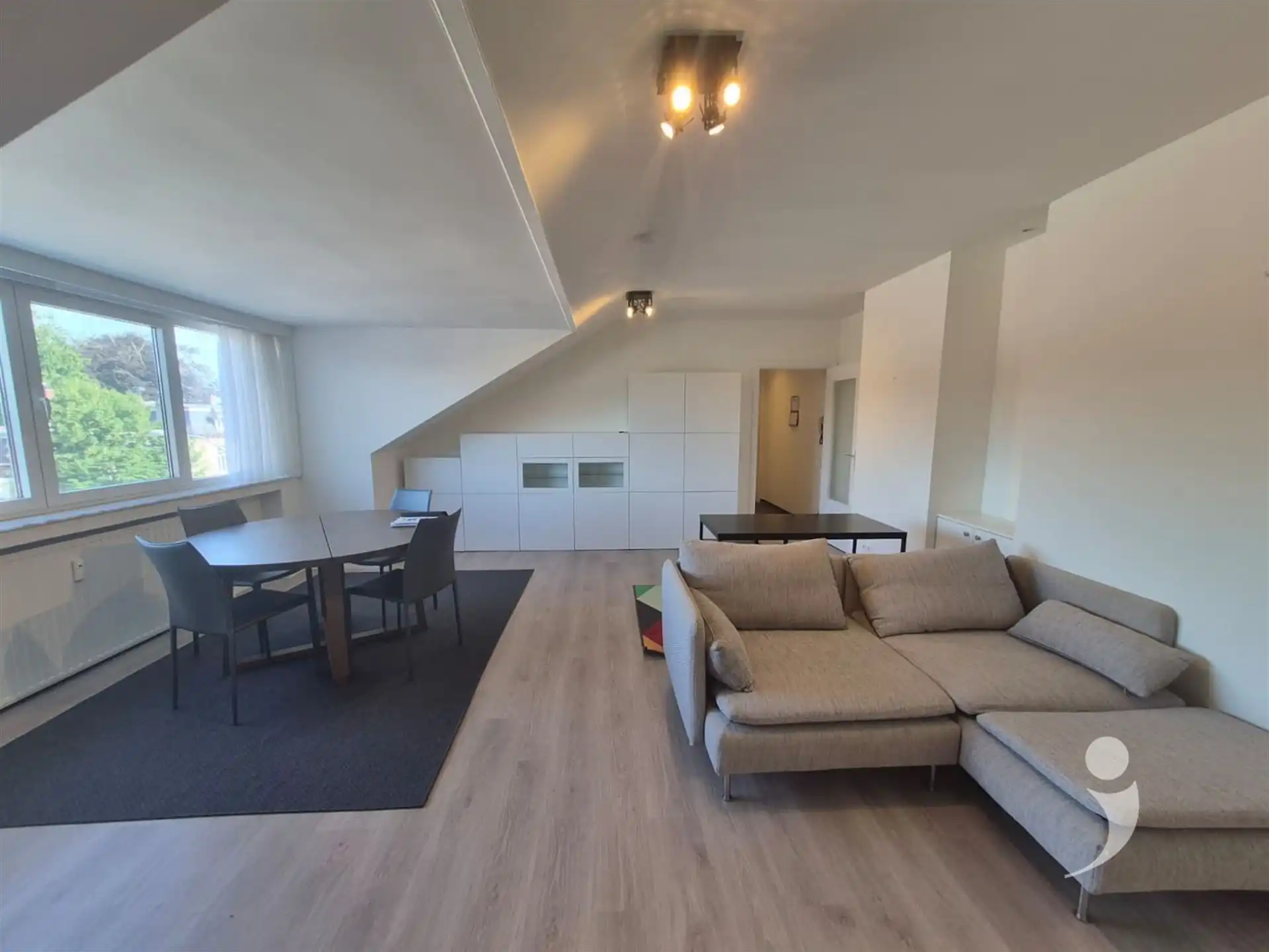 Bemeubeld appartement foto 3
