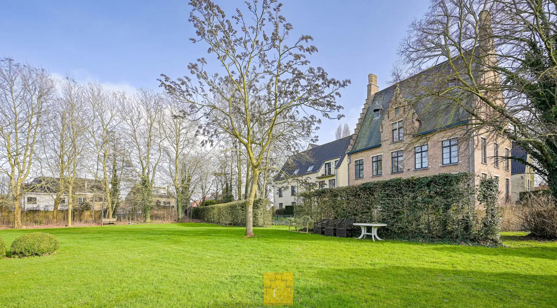 Volledig vernieuwde serviceflat met zonnig terras in een groene oase nabij het centrum van Brugge foto 19