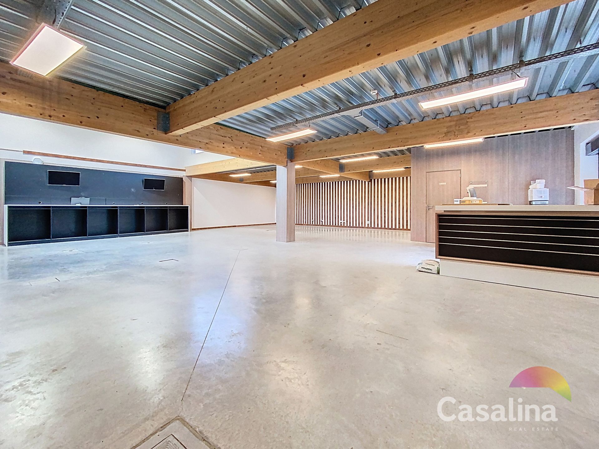 CASALINA Real Estate- Commercieel gelijkvloers van +/- 385m² foto 8