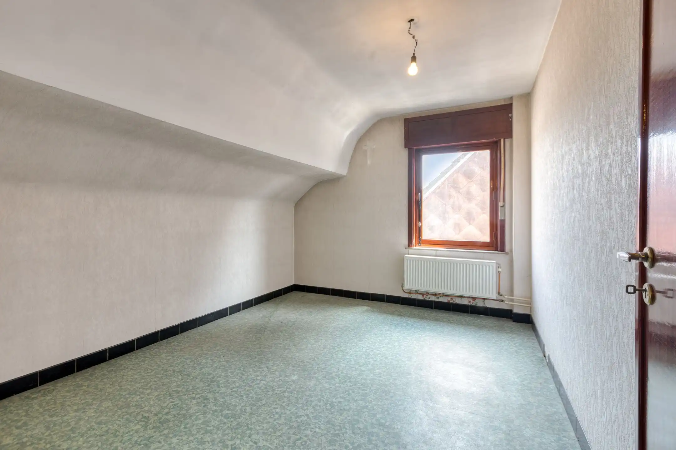 Woning vol potentieel op ruim perceel foto 17
