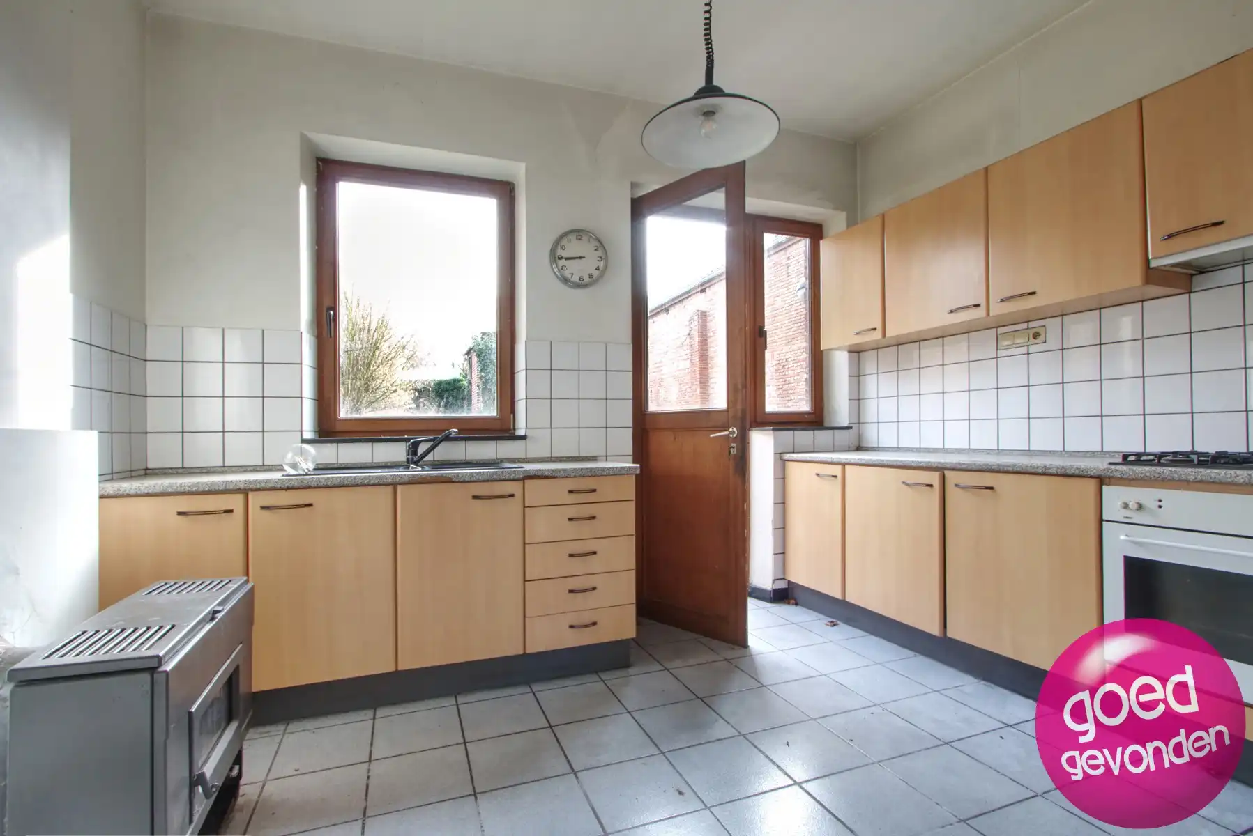 TE RENOVEREN WONING - 3 RUIME SLK - TERRAS - TUIN - PARKING foto 9