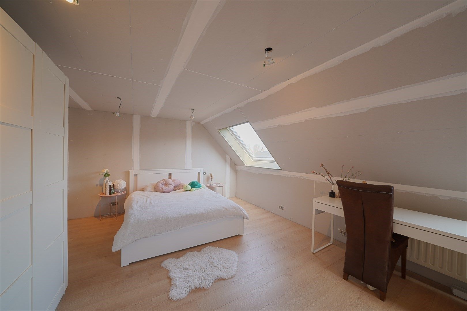 Ruime bel-étagewoning met garage en 3 slaapkamers foto 19