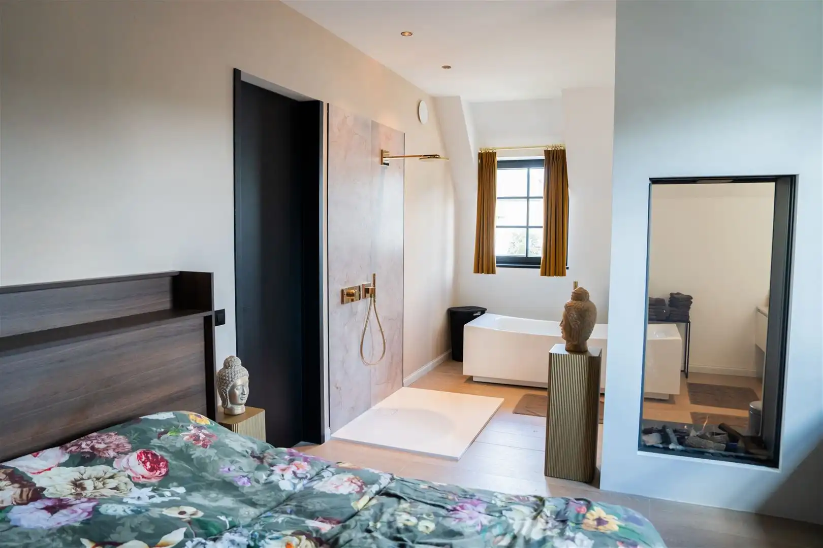 Prachtige woning met tuin en zwembad. foto 11