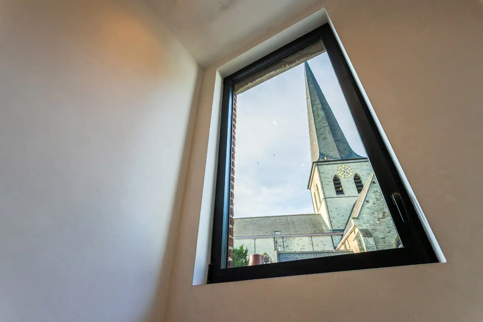 Instapklare gezinswoning met 3 slpk te Lennik foto 13