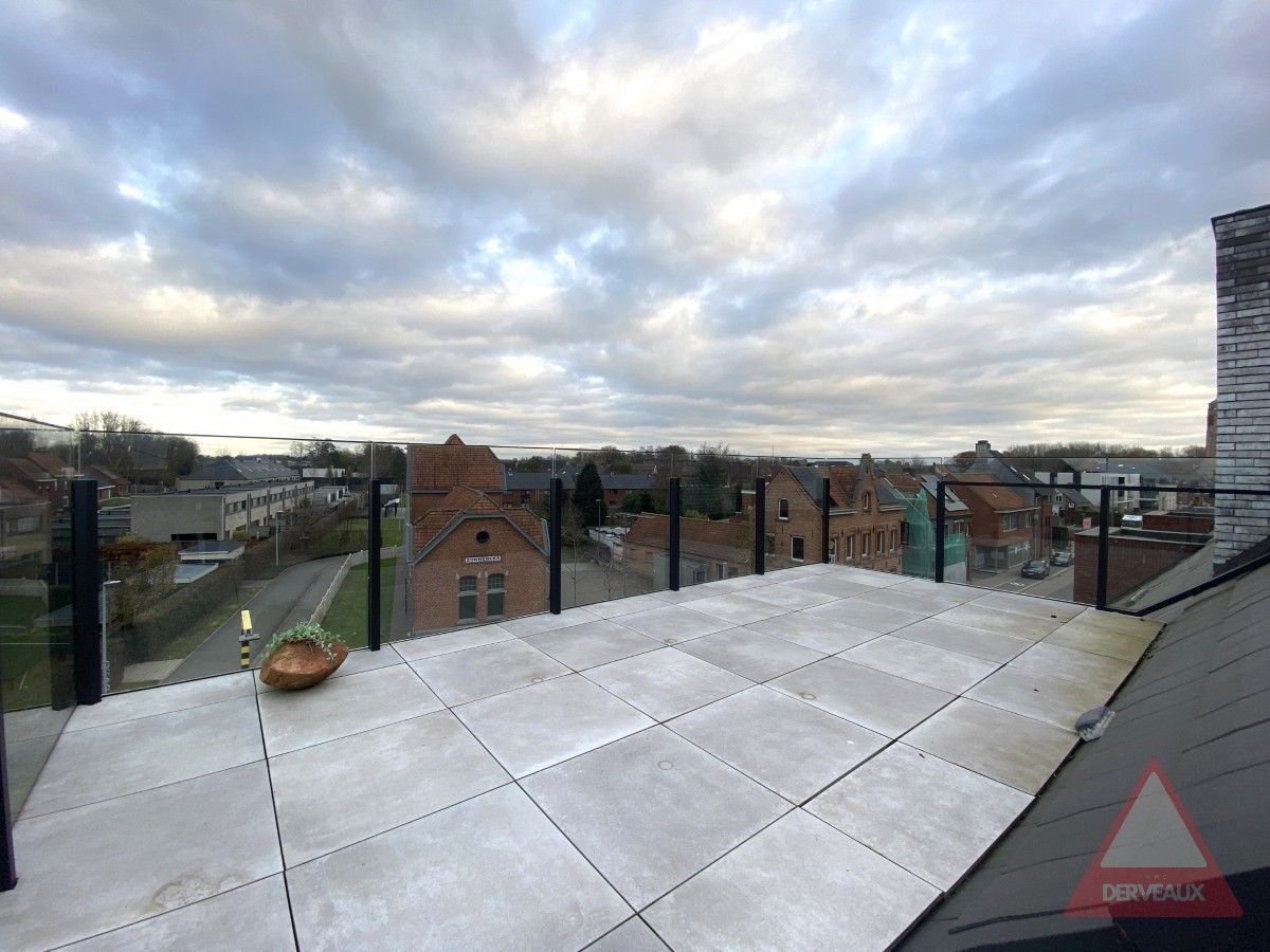 Zonnebeke – Dakappartement met terras en landelijk zicht foto 13