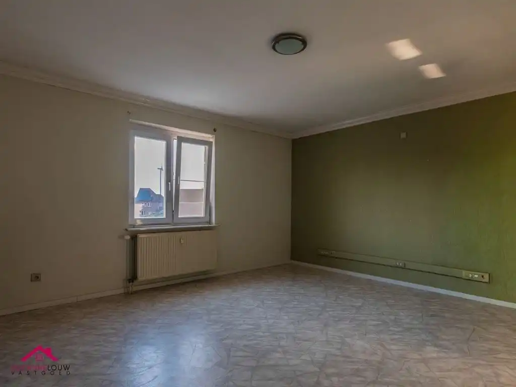Zeer ruim appartement met 3 slaapkamers foto 16