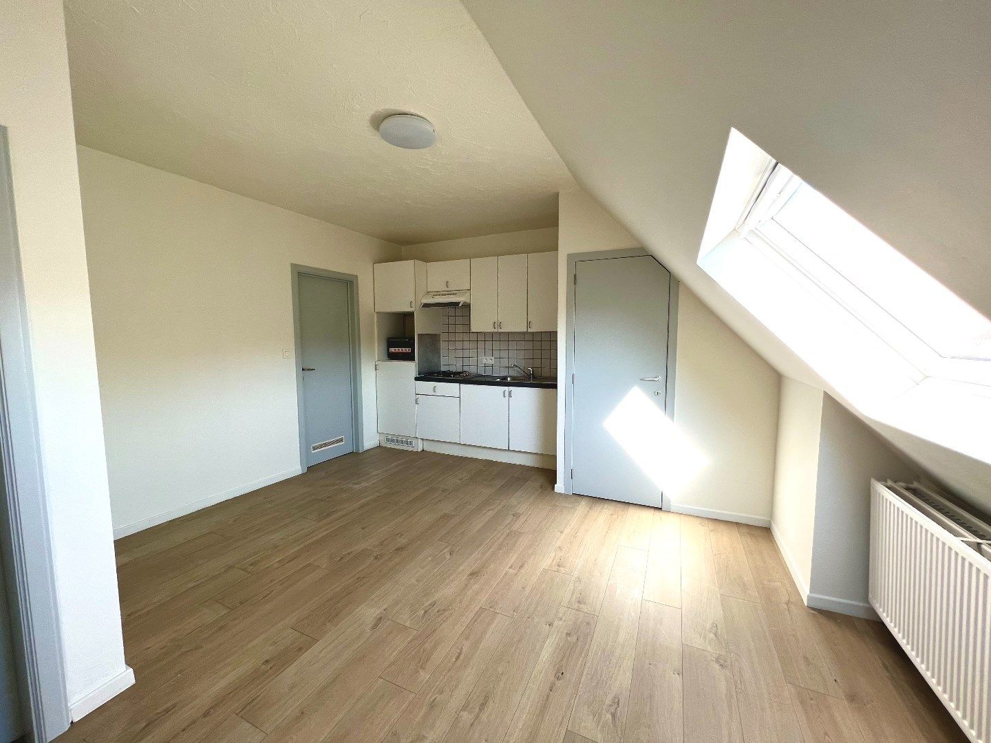 GEZELLIG APPARTEMENT MET 1 SLAAPKAMER IN CENTRUM IEPER foto 2