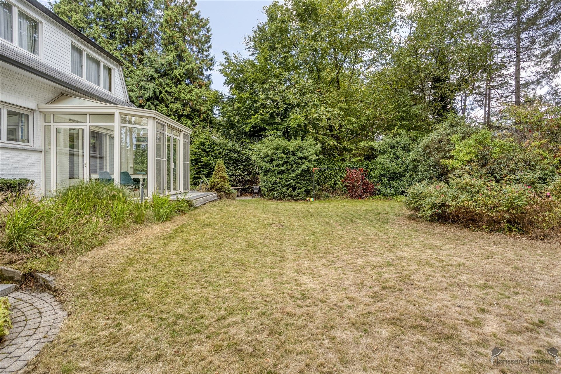 Woning op mooi villaperceel van 1.500 m² foto 27