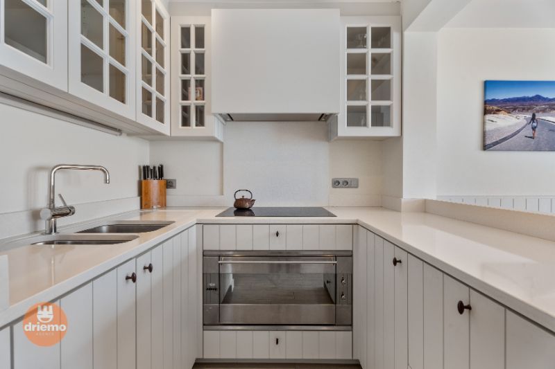 STIJLVOL EN HOOGWAARDIG AFGEWERKT APPARTEMENT CENTRAAL OP DE ZEEDIJK foto 10