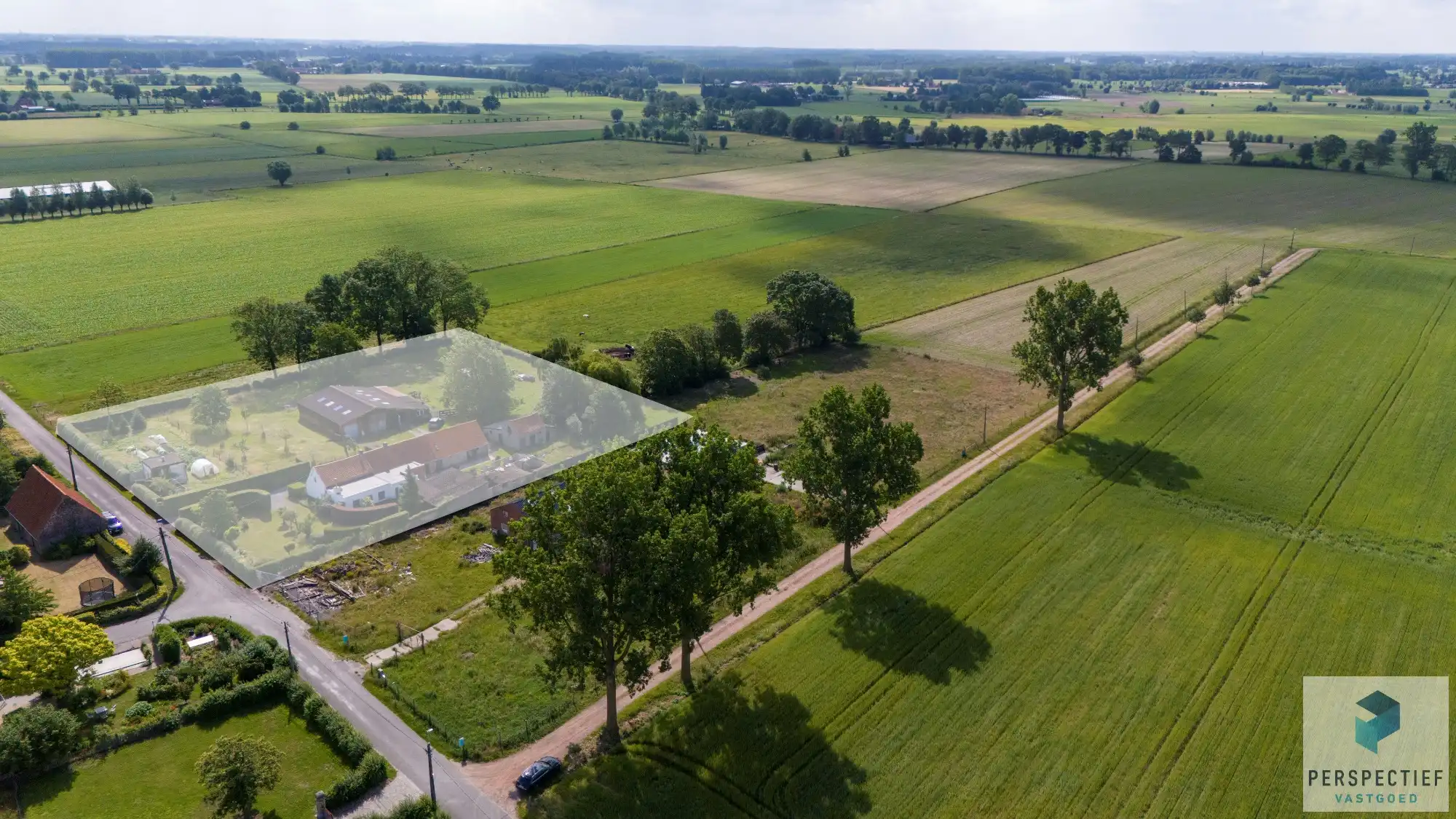 UITERST RUSTIG & LANDELIJK GELEGEN hoeve met WEILAND op ca. 6790 m² foto 2