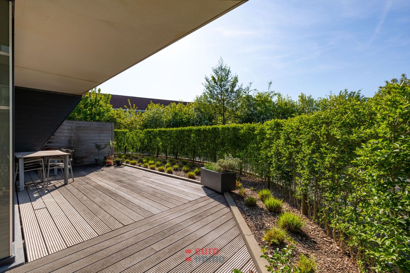 Super rustig gelegen appartement met immens groot terras! foto {{pictureIndex}}