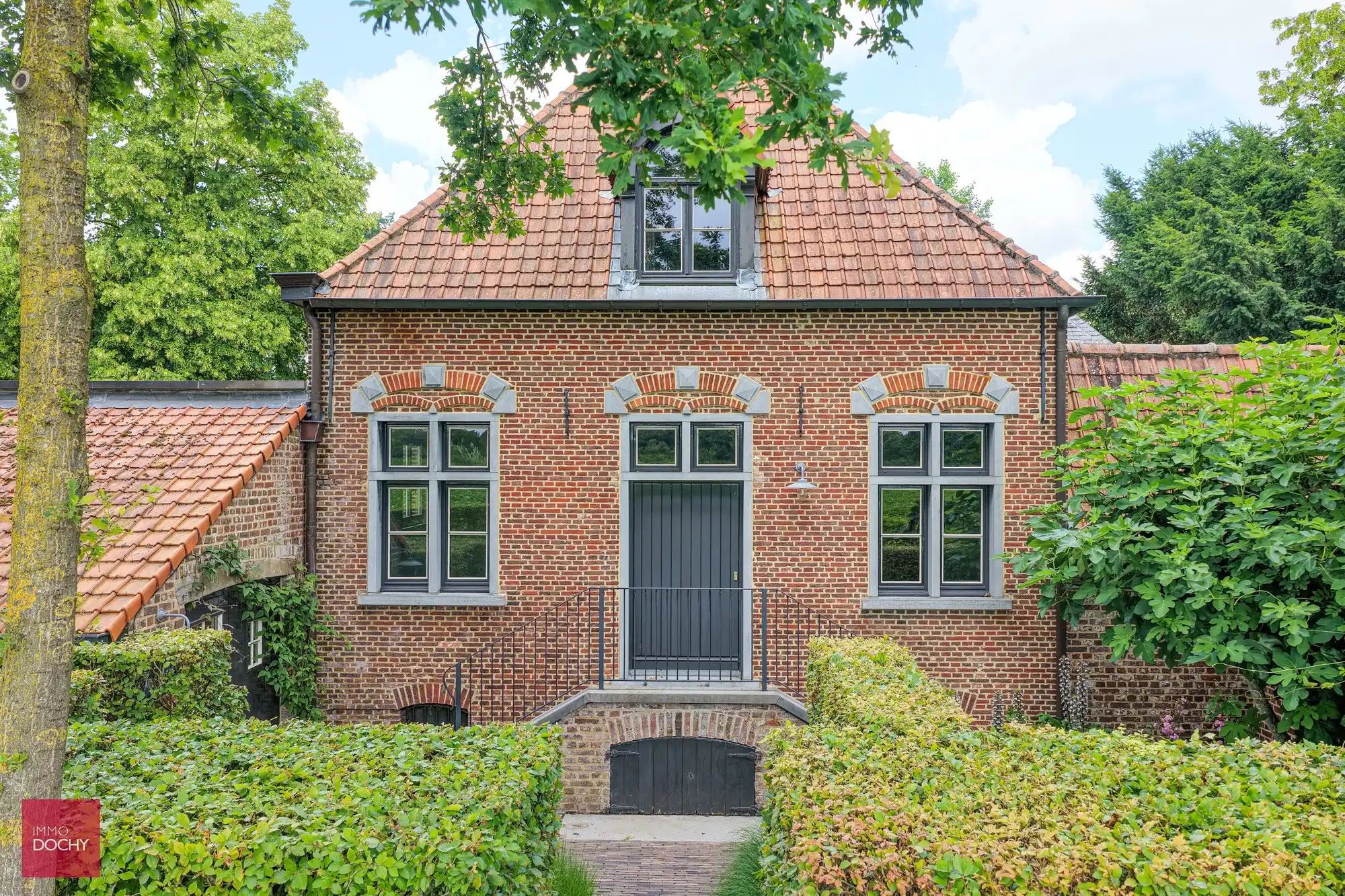 Charmante en zeer rustig gelegen woning in het groen te Wortegem foto {{pictureIndex}}