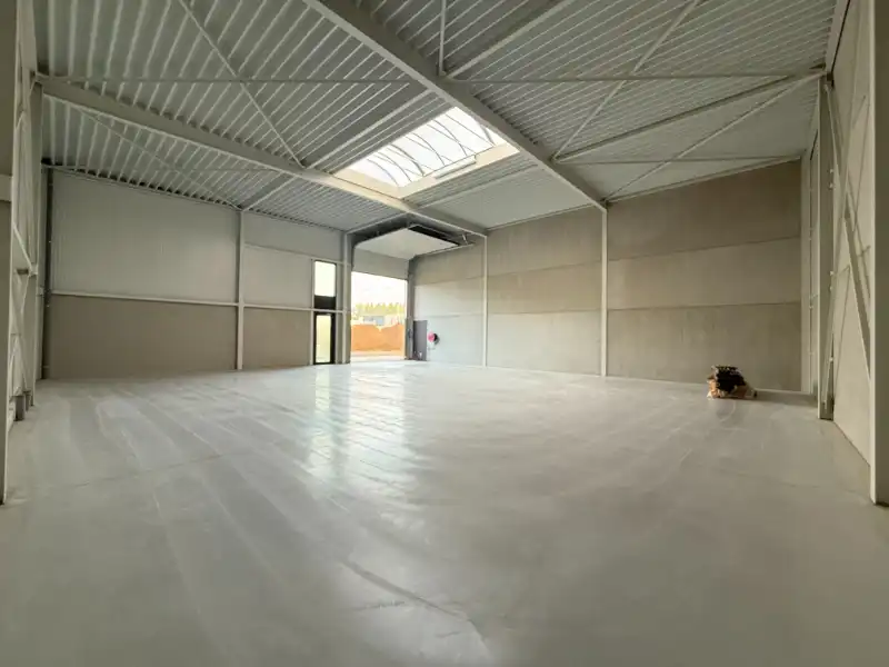 Nieuwbouw KMO loodsen tussen Antwerpen, Brussel en Gent foto 5