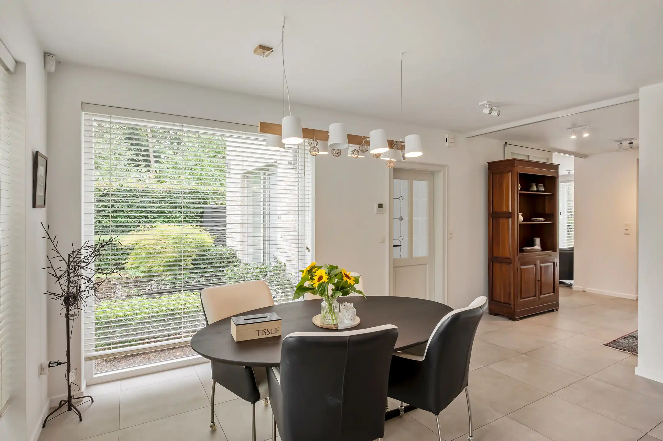 Moderne EPC A-villa op toplocatie nabij scholen en station, met prachtige tuin en privacy foto 21