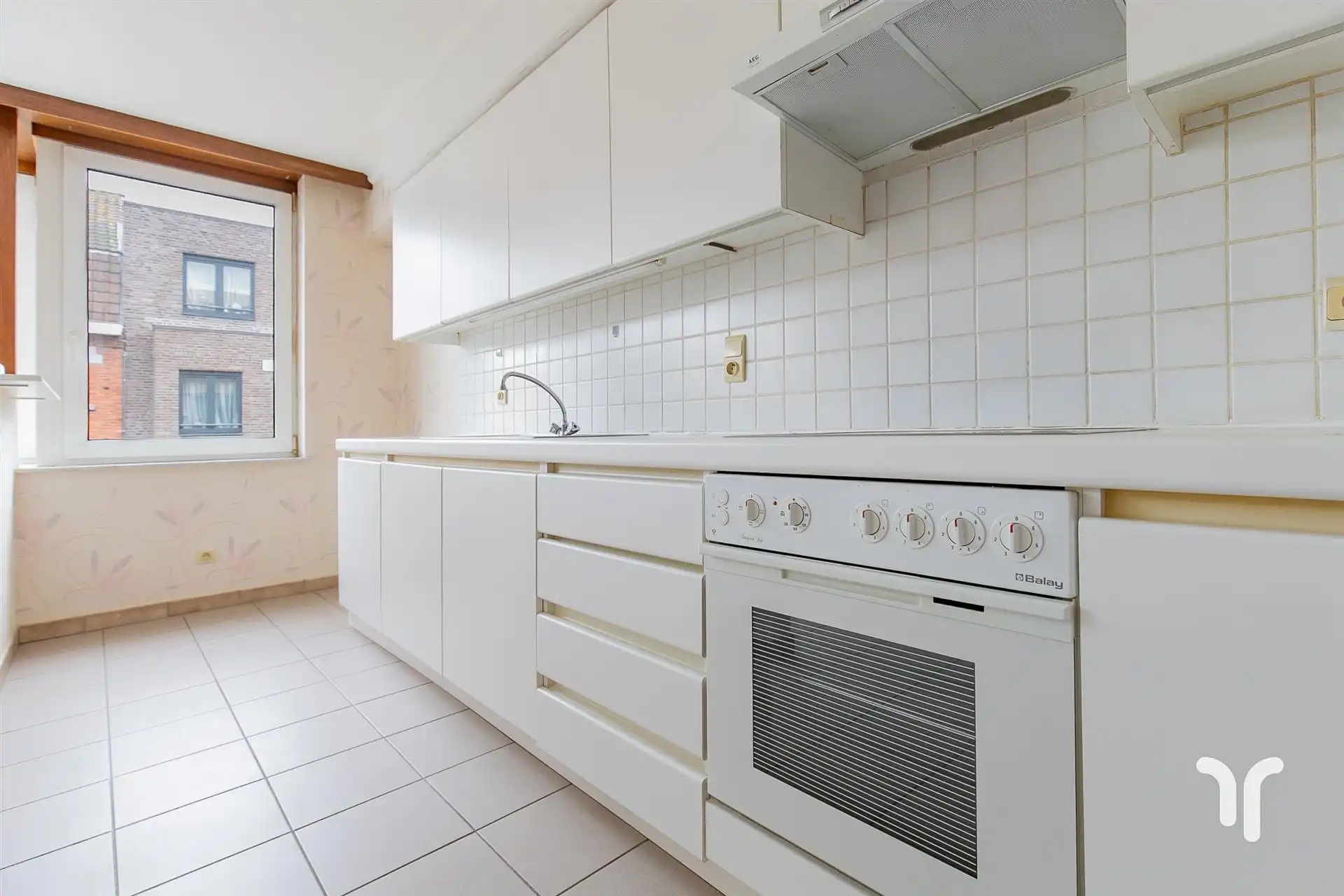 Centraal gelegen appartement met 2 slaapkamers foto 3