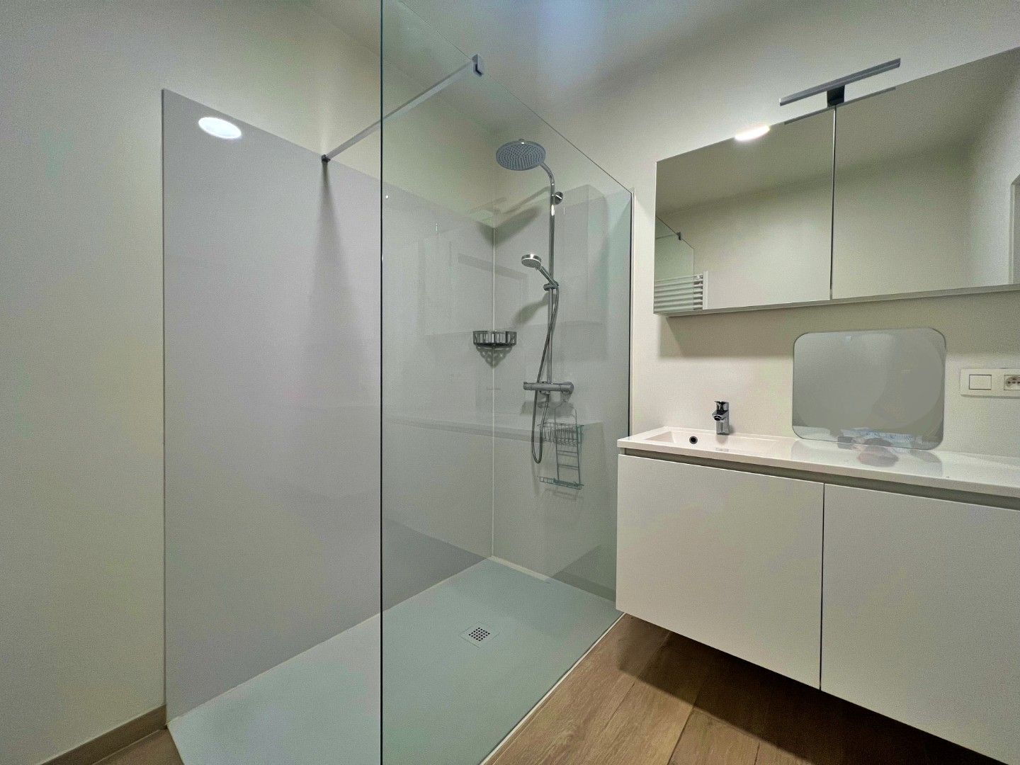 Vernieuwd gelijkvloers appartement met tuin en garage – Evergemsesteenweg 119, Wondelgem 🌿🚲 foto 11