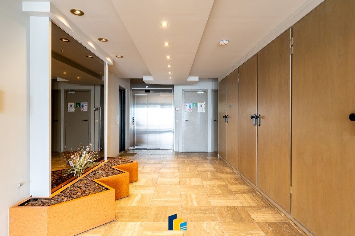 Charmant en ruim appartement met panoramisch zeezicht foto 23