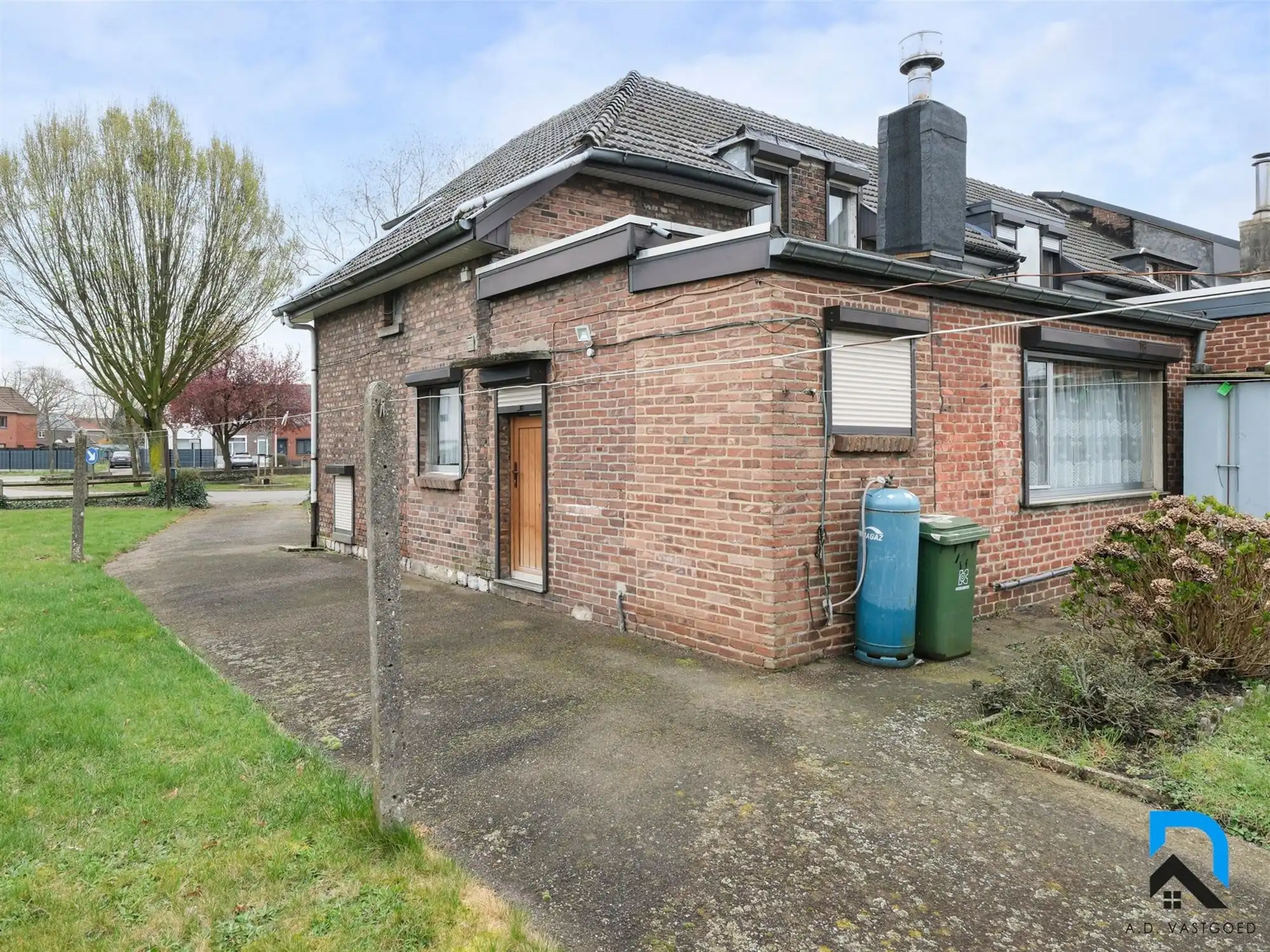 Te renoveren woning met grote tuin in Zwartberg foto 23