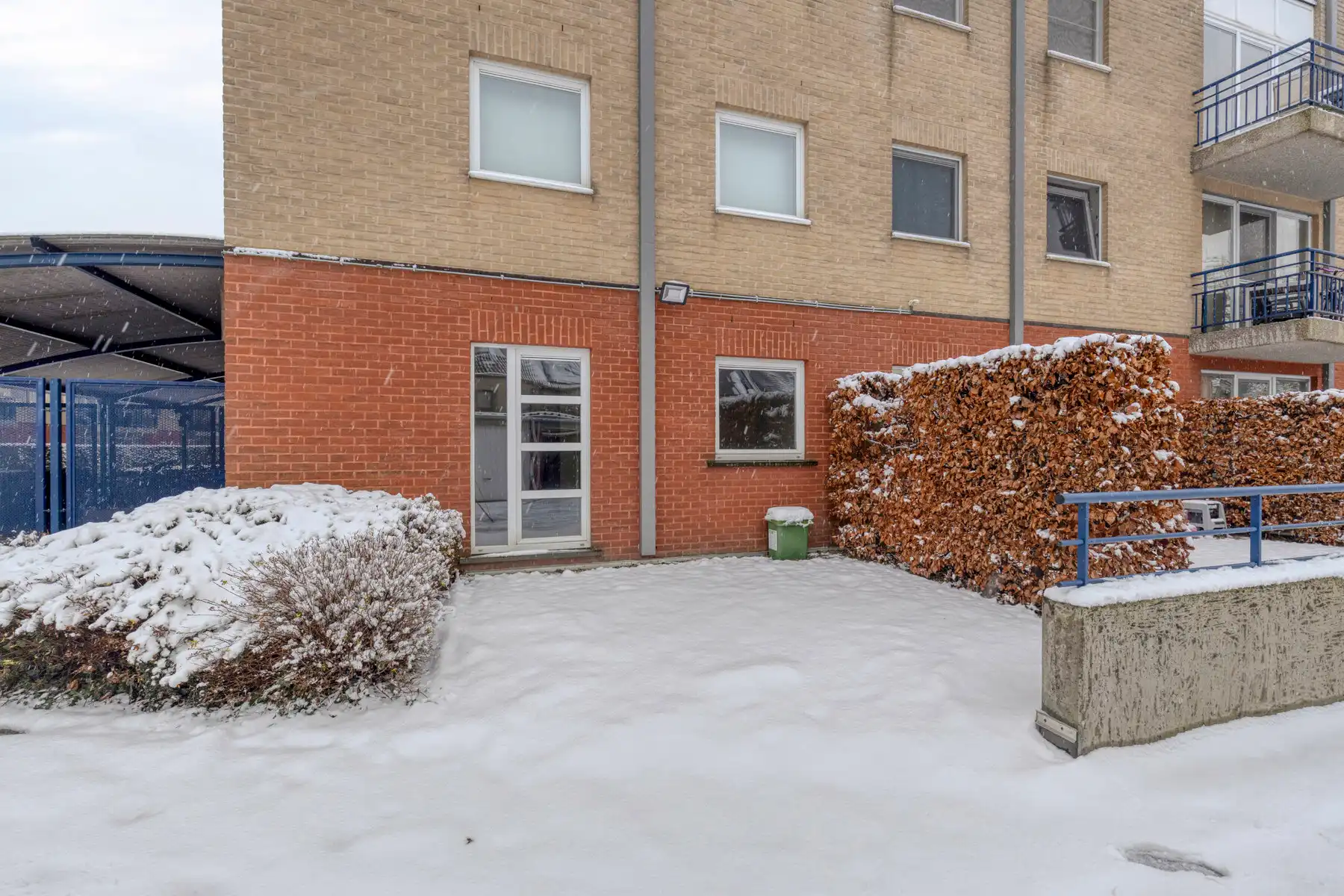 Gelijkvloersappartement met 2 slaapkamers en tuintje foto 4