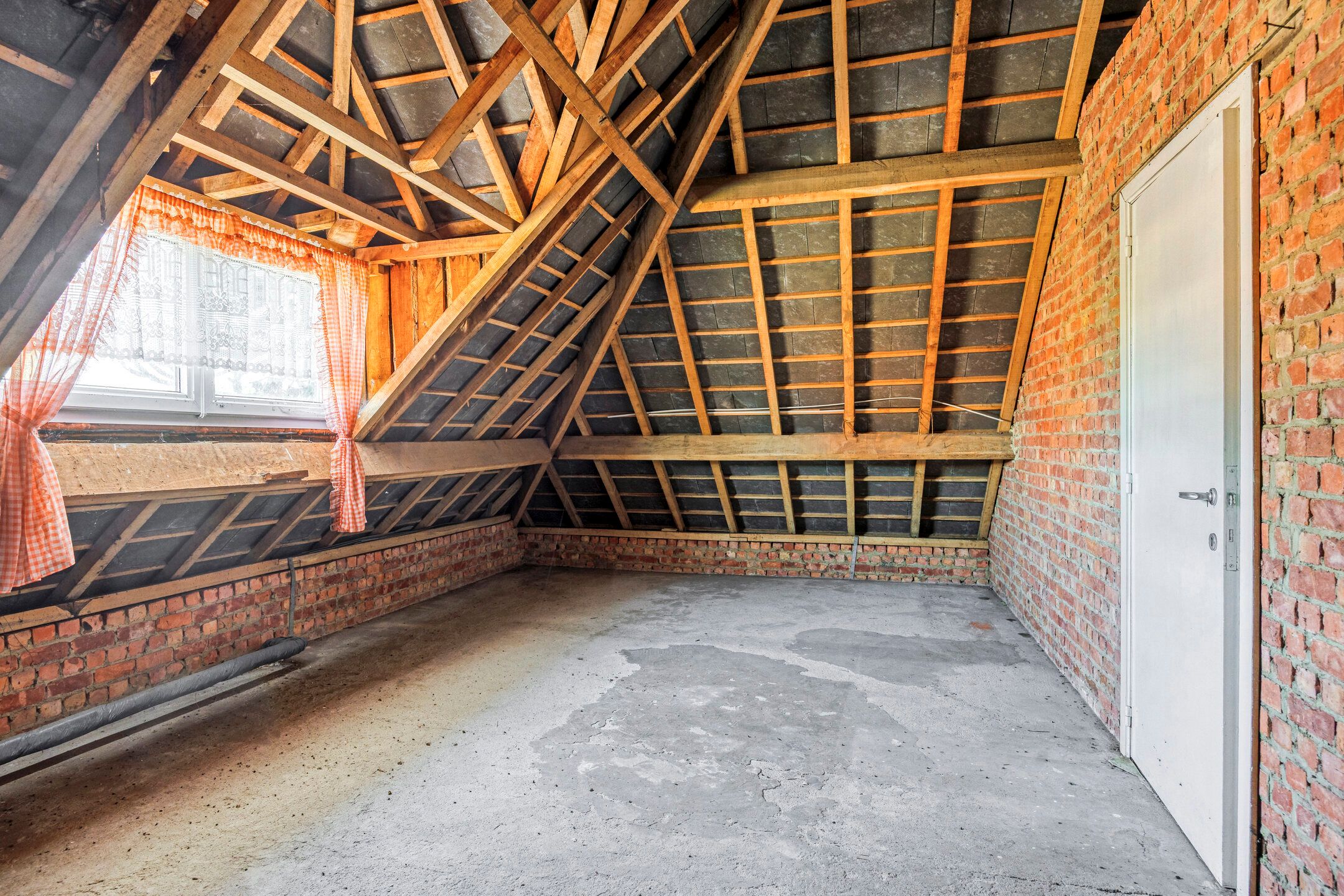 Te renoveren woning op prachtig perceel van 19a54 foto 16