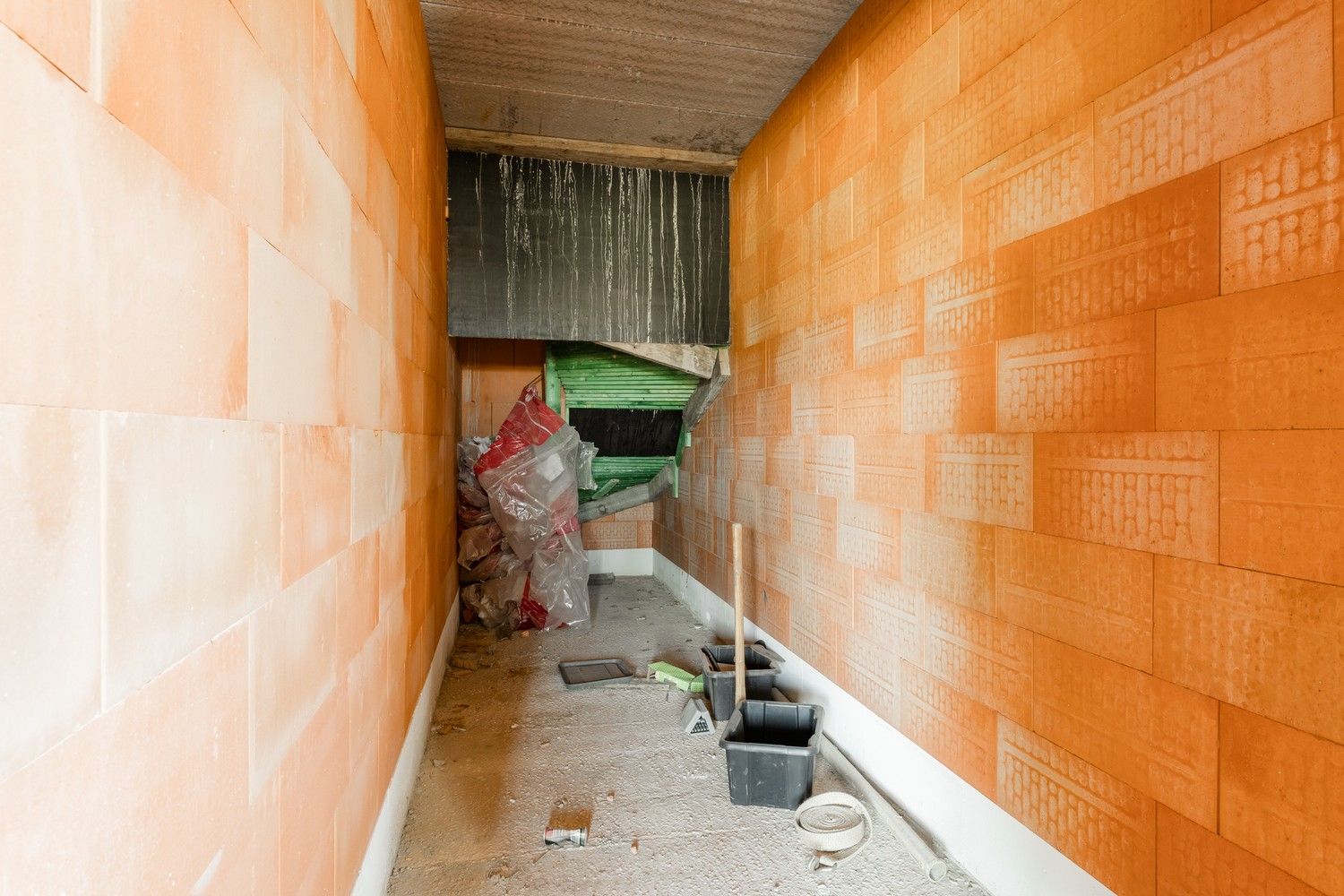Ruime half open CASCO gezinswoning op een mooi perceel foto 10