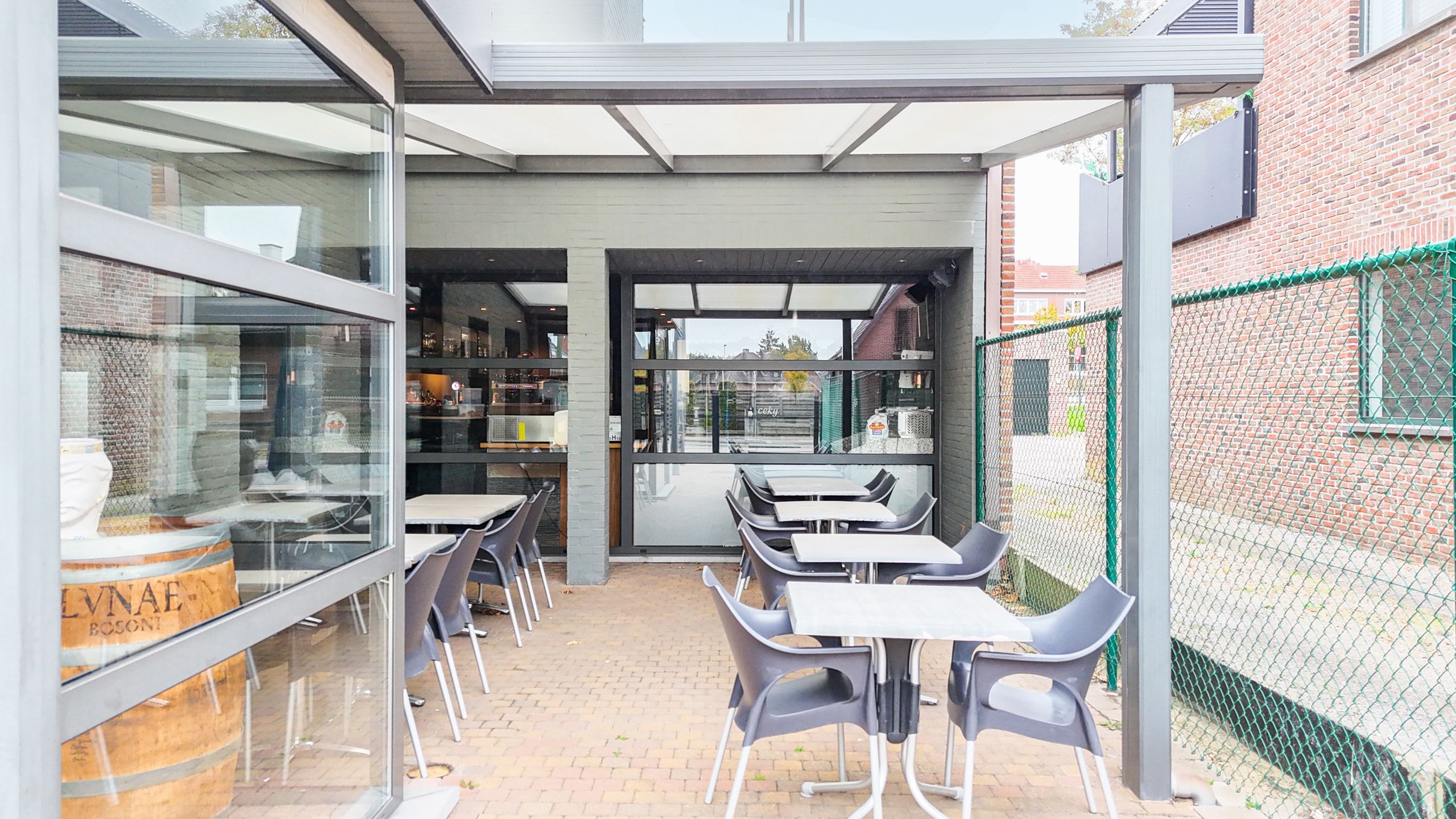 Horecapand met volledige inrichting op goed gelegen locatie! foto 39