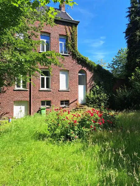Izegem - Ruime pastorie met diepe tuin op landelijke ligging foto 27