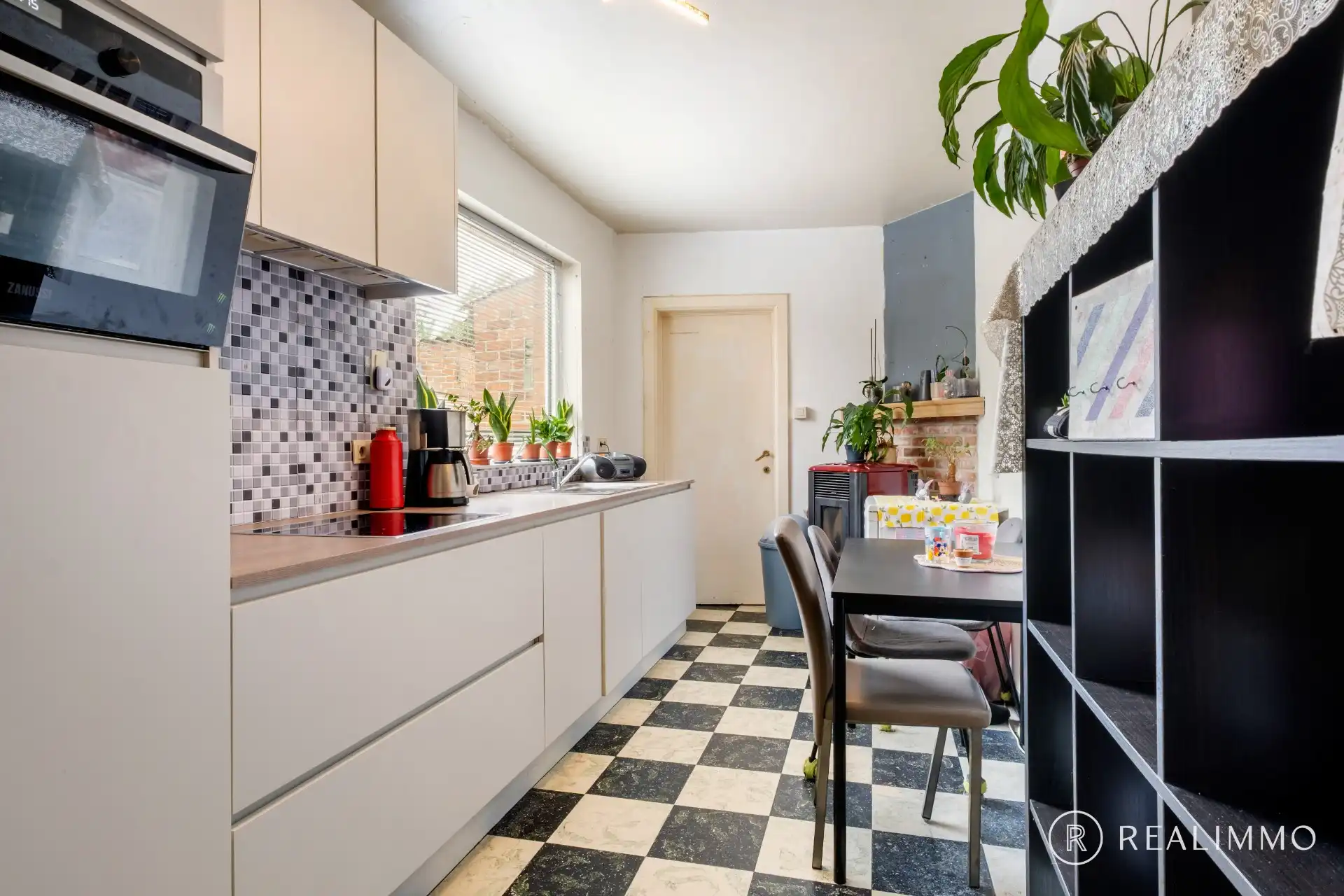 Ruime halfopen bebouwing op 654 m² aan de rand van Waregem foto 6