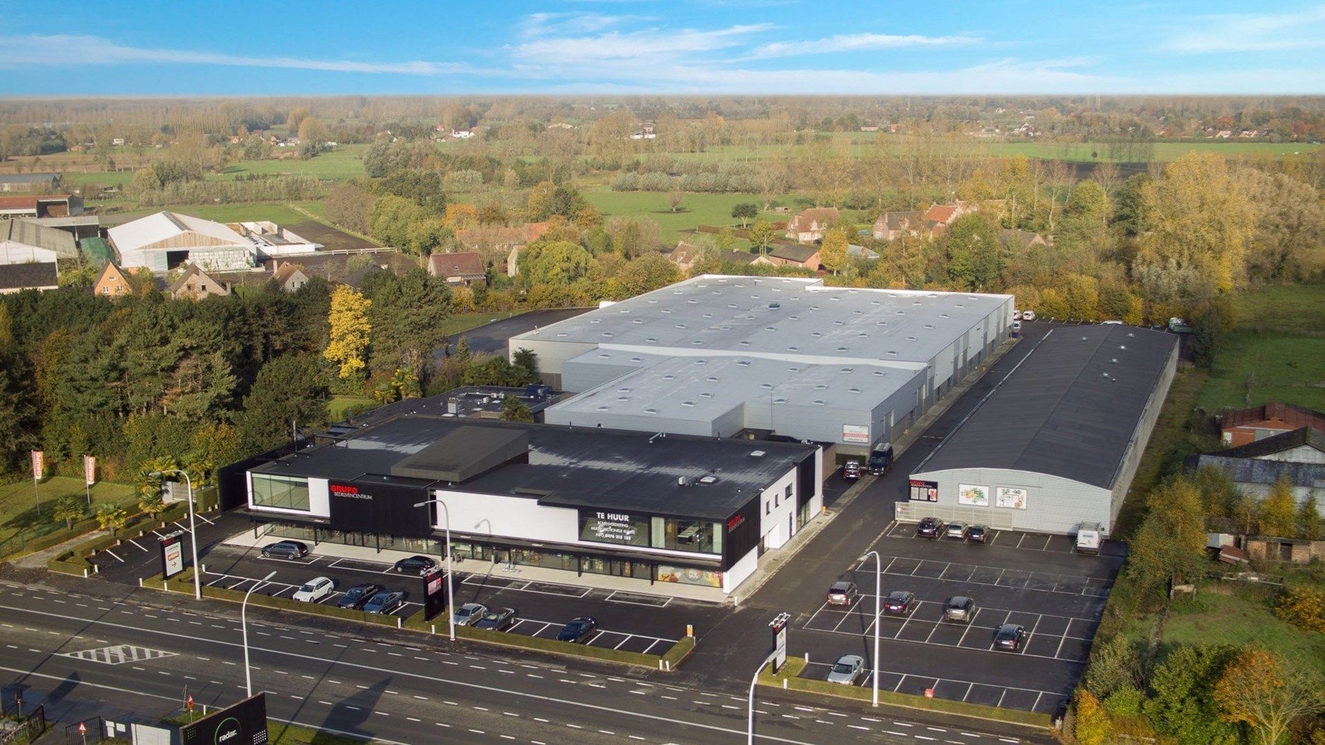 Magazijn te huur in GRUPO Bedrijvencentrum in Lokeren foto {{pictureIndex}}