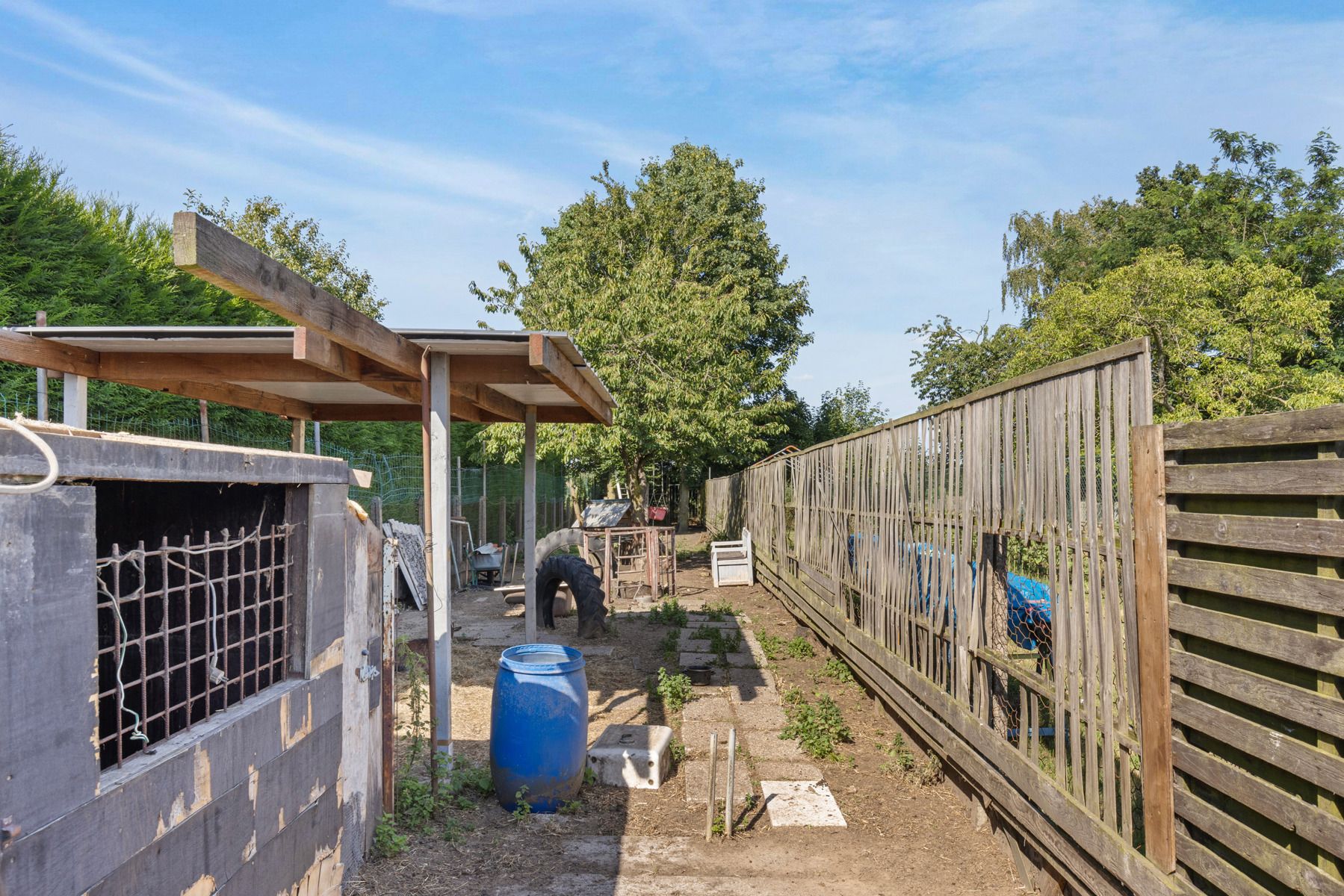 Instapklare gerenoveerde starterswoning met 2 slpks en oostgerichte tuin (500m2) foto 19