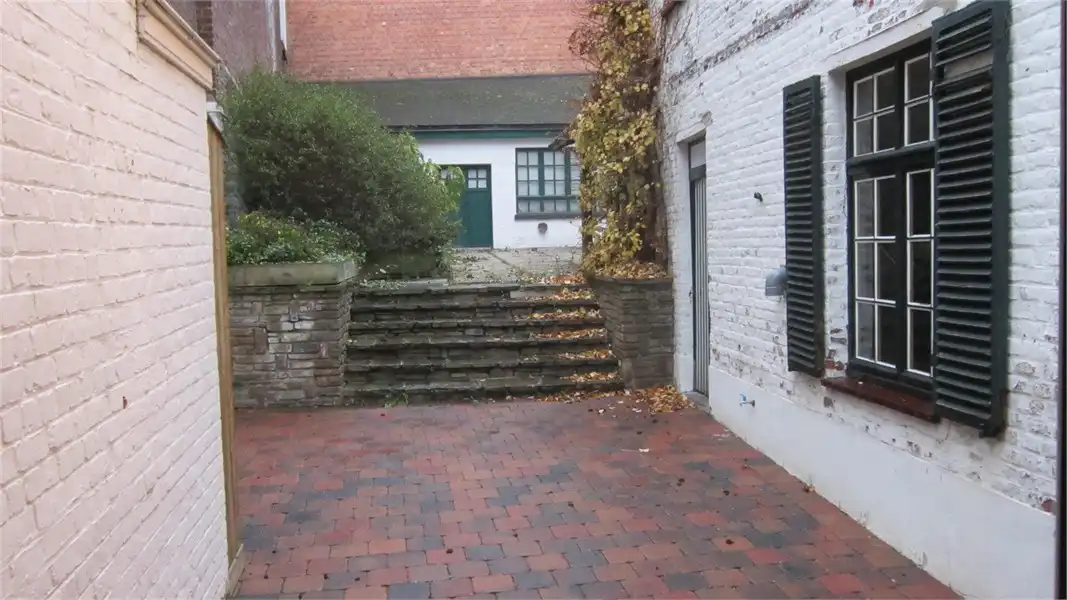 HANDELSRUIMTE MET VEEL POTENTIEEL TE HUUR IN HET CENTRUM VAN SINT-TRUIDEN foto 11