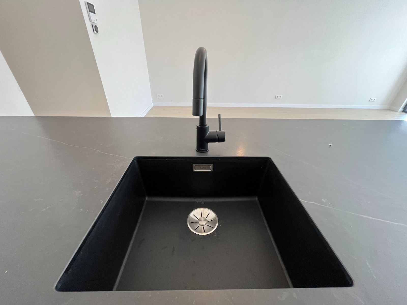 Nieuwbouwappartement te huur in hartje Waregem! foto 5