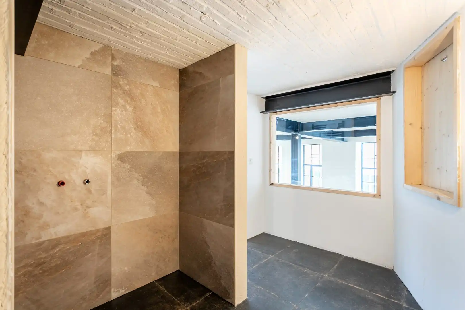 Opbrengsteigendom met gerenoveerde loft (EPC B) en atelier (100m²) naast het station van Braine-le-Comte foto 16