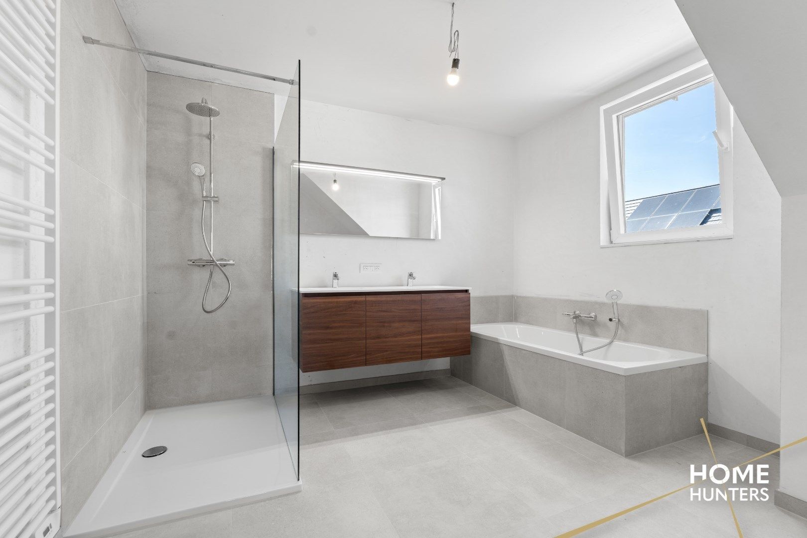 Halfopen nieuwbouwwoning in moderne stijl foto 8