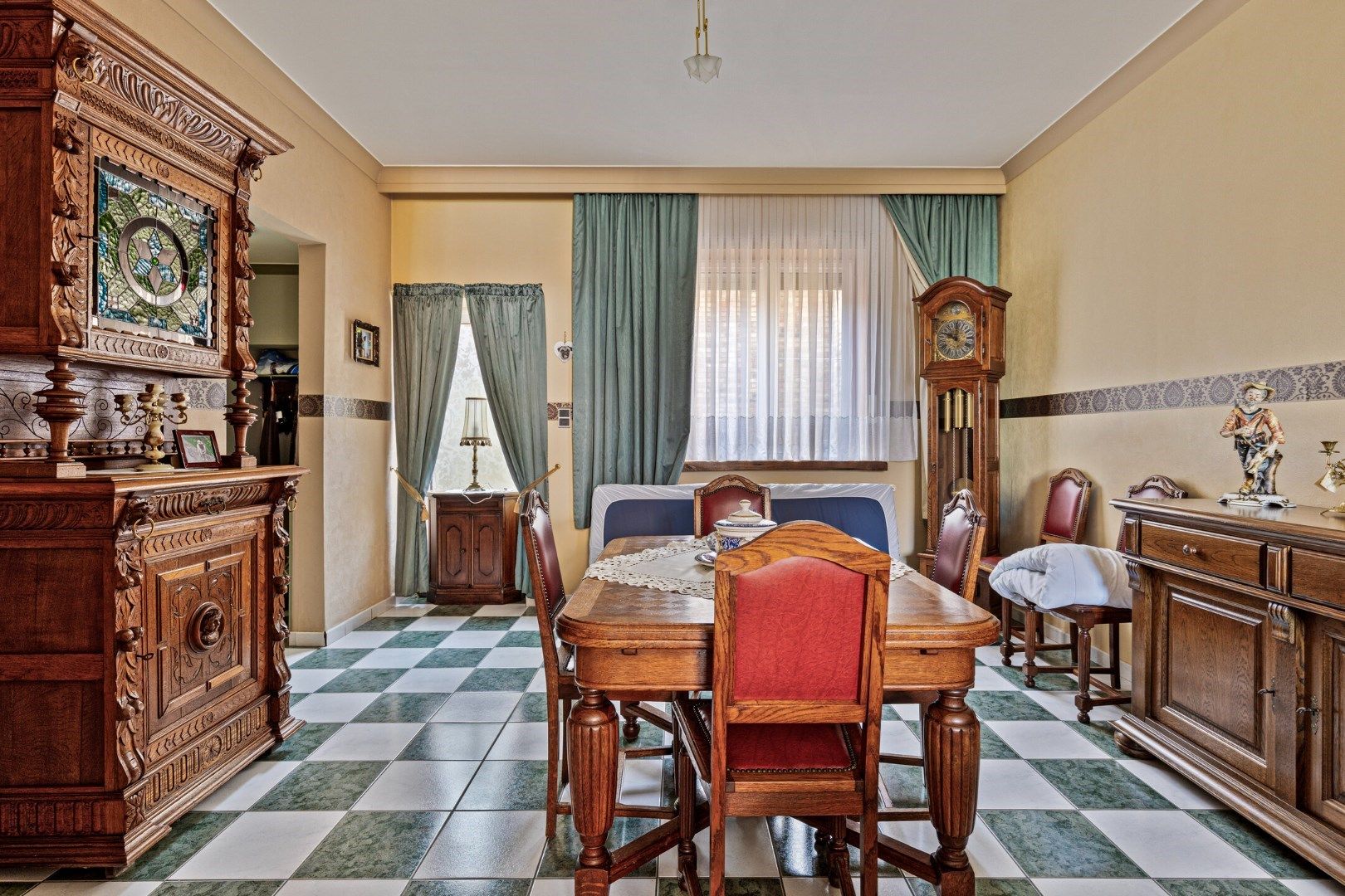 Rijwoning in het centrum van Hoegaarden foto 10