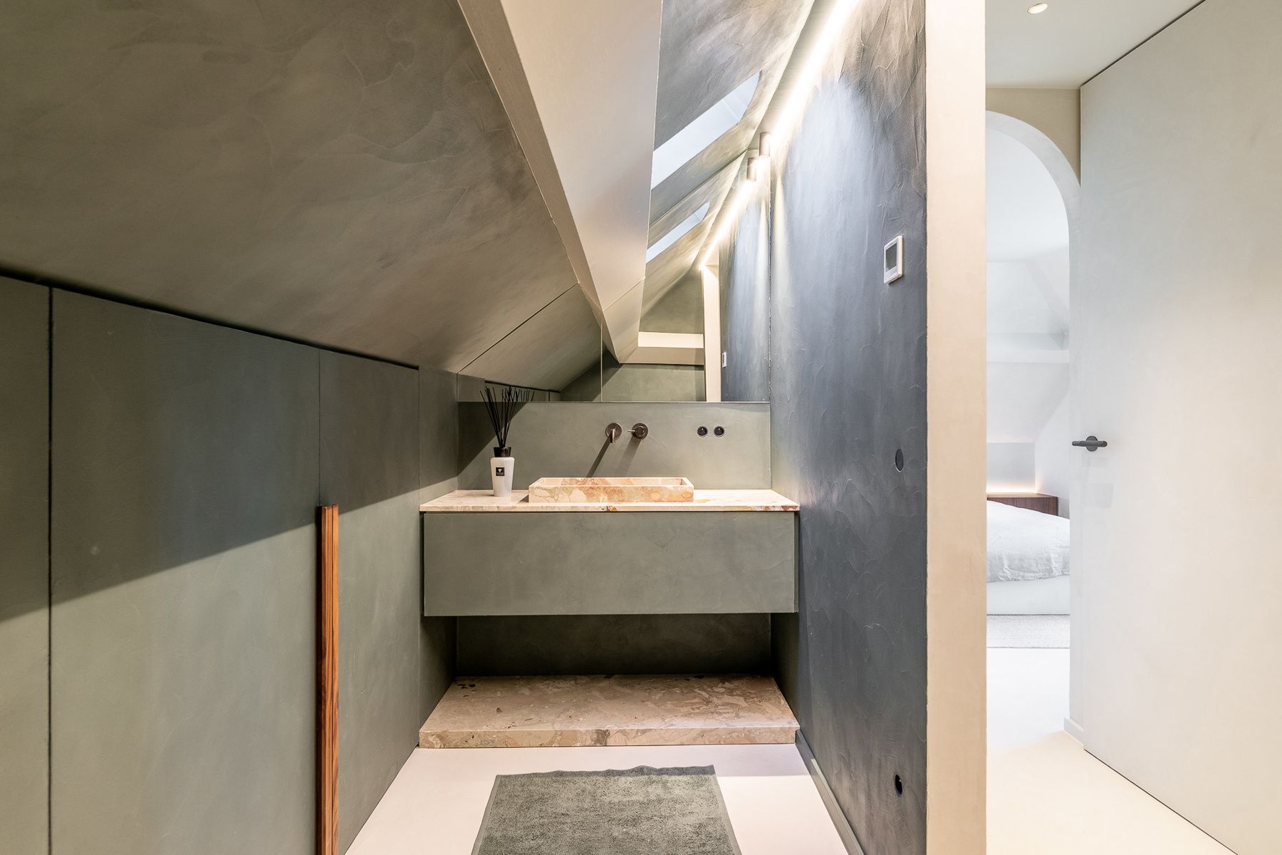 Exclusief: Stijlvolle renovatie op een toplocatie in Duinbergen foto 32