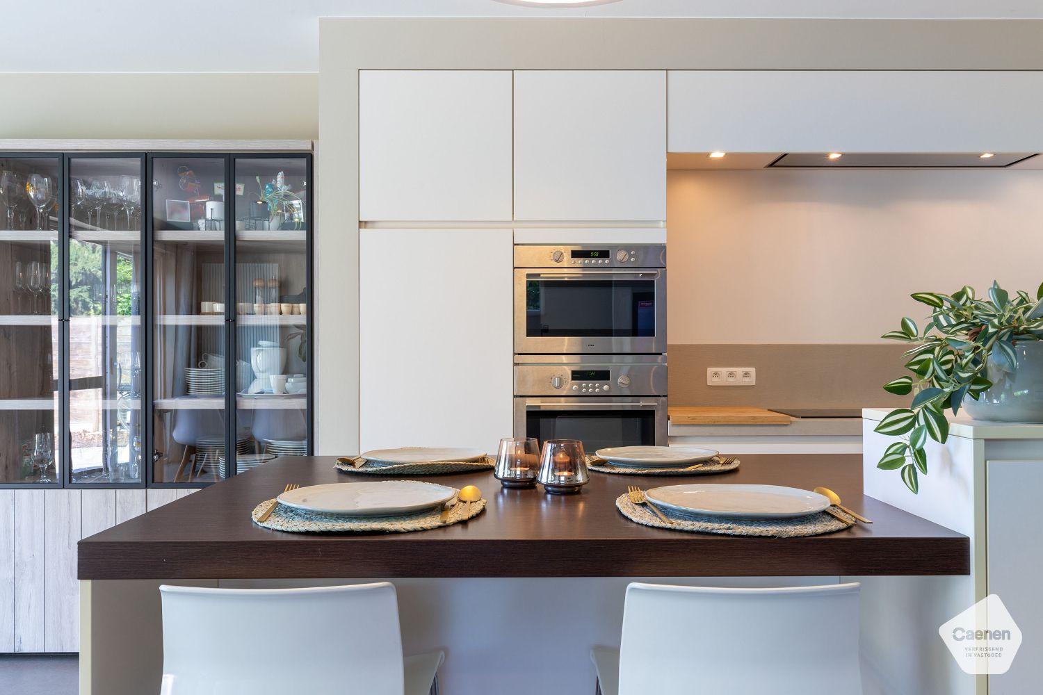 STIJLVOLLE HALF-OPEN WONING MET 5 SLAAPKAMERS en EEN PRACHTIGE TUIN OP EEN PERCEEL VAN 918 m² foto 6
