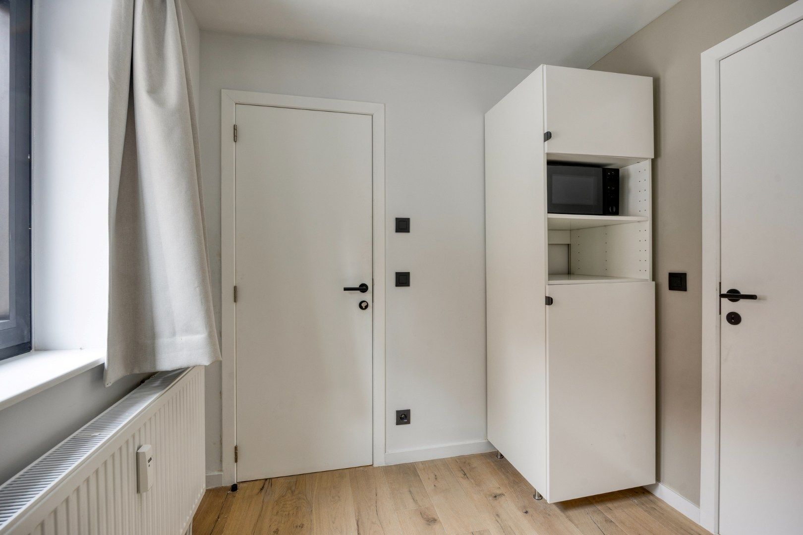 Volledig gerenoveerde en gemeubelde studentenkamers met privé-sanitair. foto 7