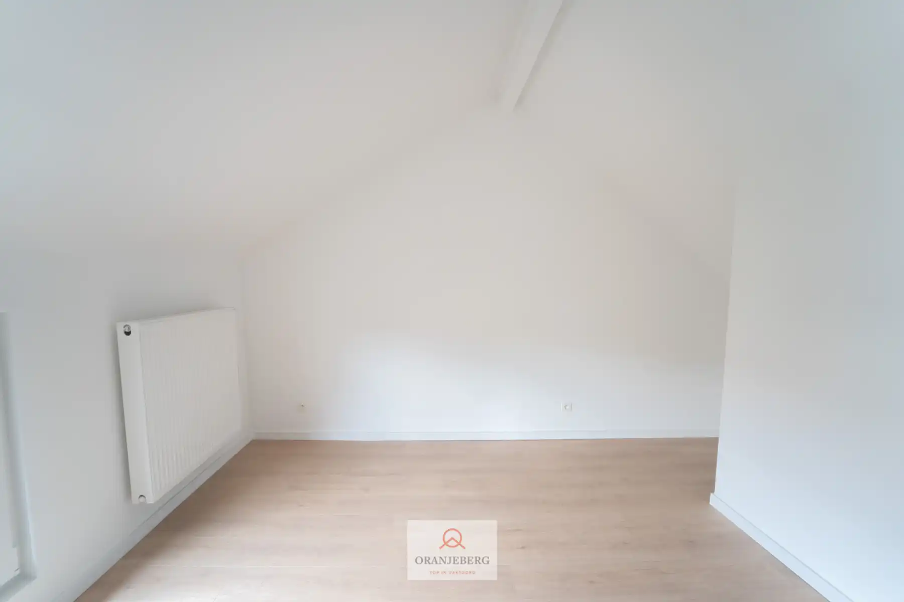 Lichtrijke gerenoveerde woning foto 17