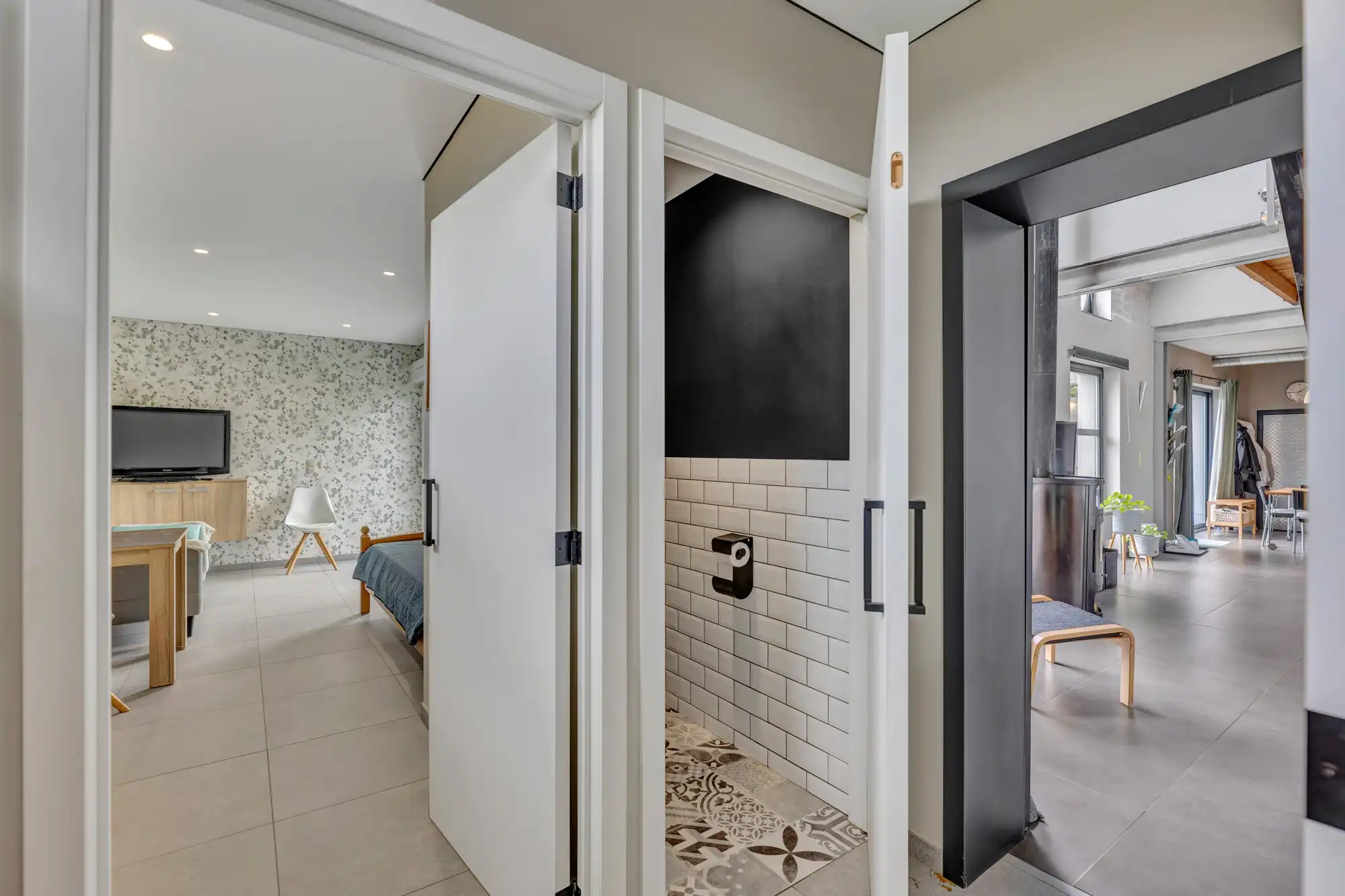 Ruime en volledig gerenoveerde veelzijdige woning op 19a68ca foto 10