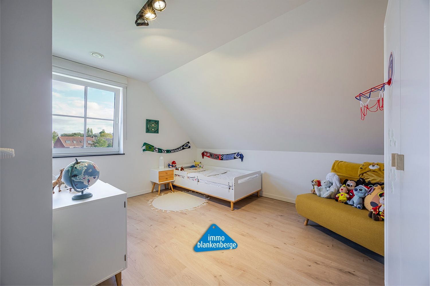 Instapklare gezinswoning met moderne afwerking en zuidgerichte tuin in Oedelem foto 14