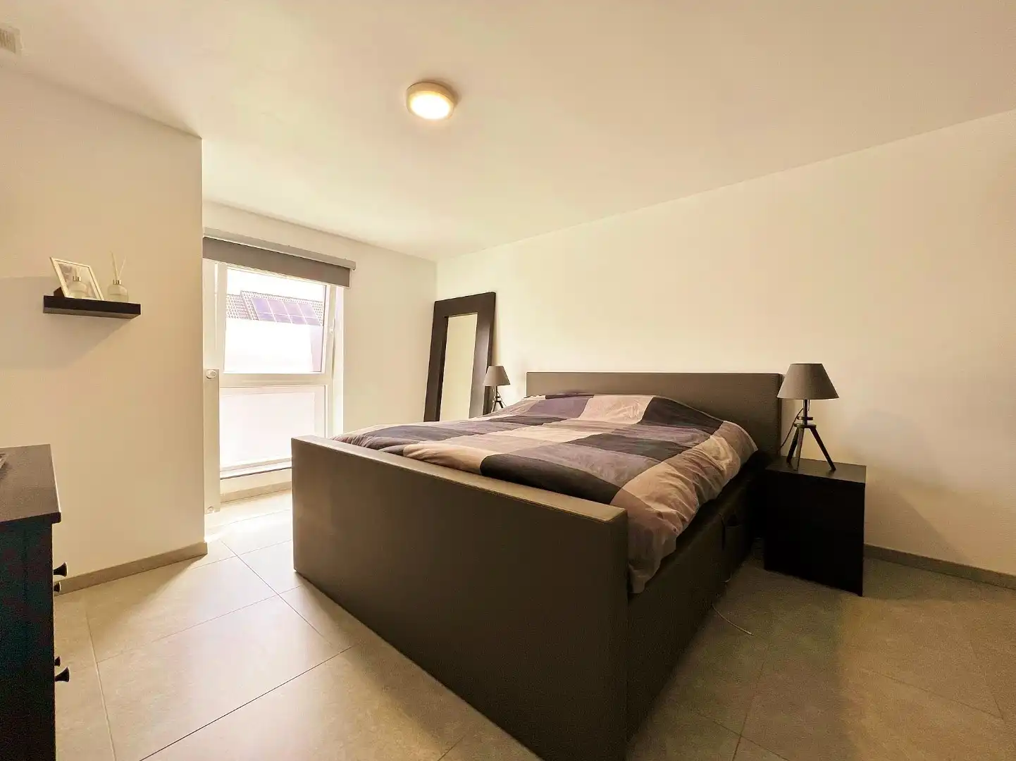 Zeer recente rijwoning met garage en zonnige tuin  foto 9
