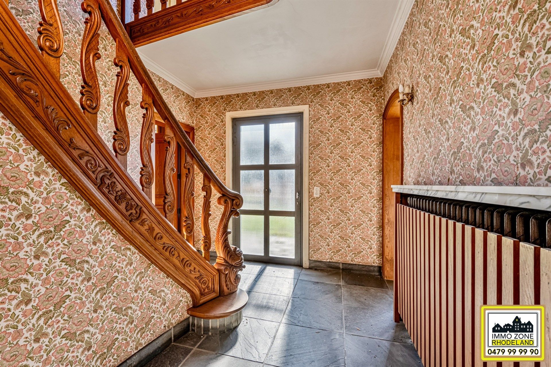 Statige te renoveren notaris woning op groot perceel foto 4