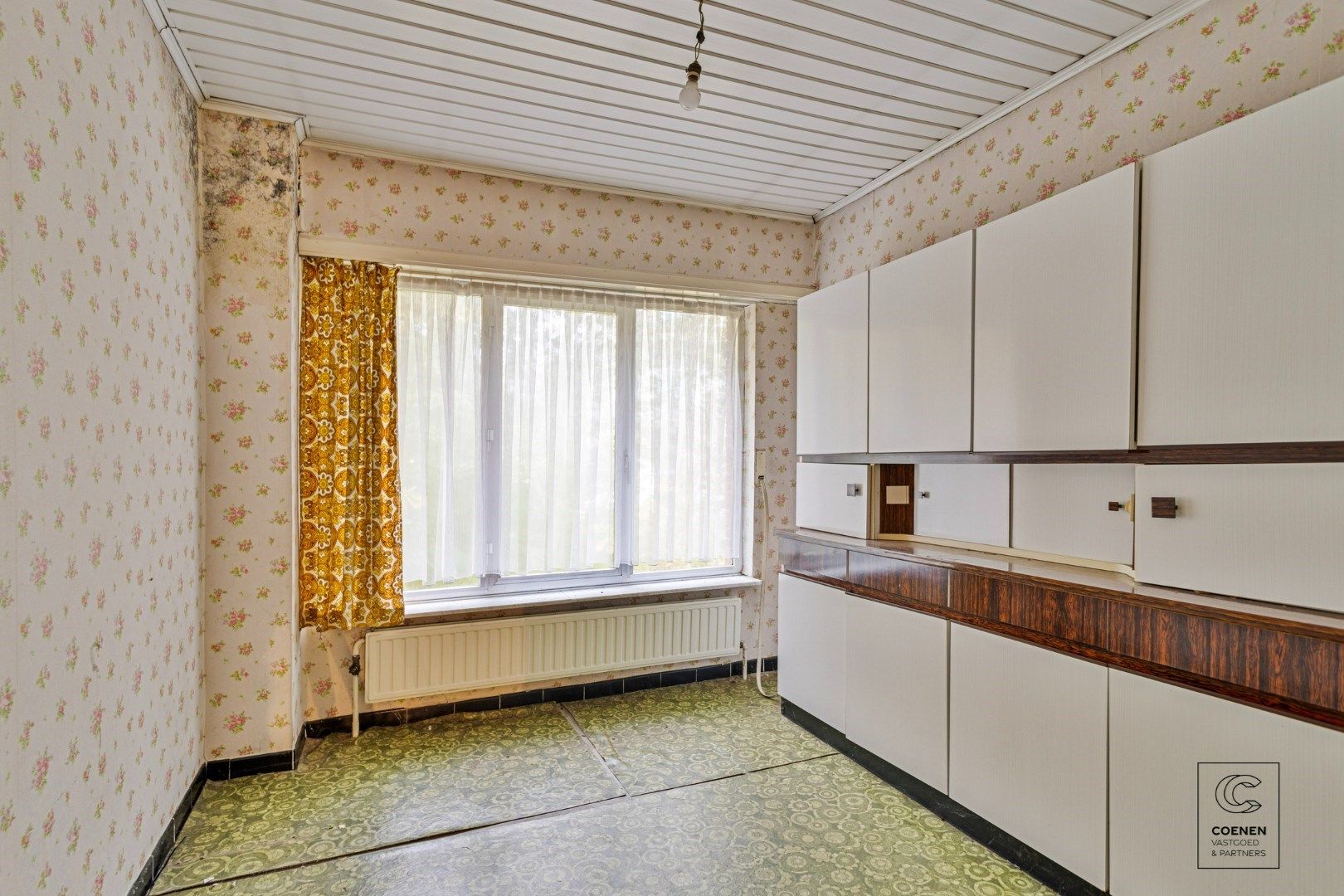 Te renoveren woning met 4a5 slpk's, bew. opp. van 236m² op een perceel van maar liefst 4.057 m² te Westmalle! foto 21